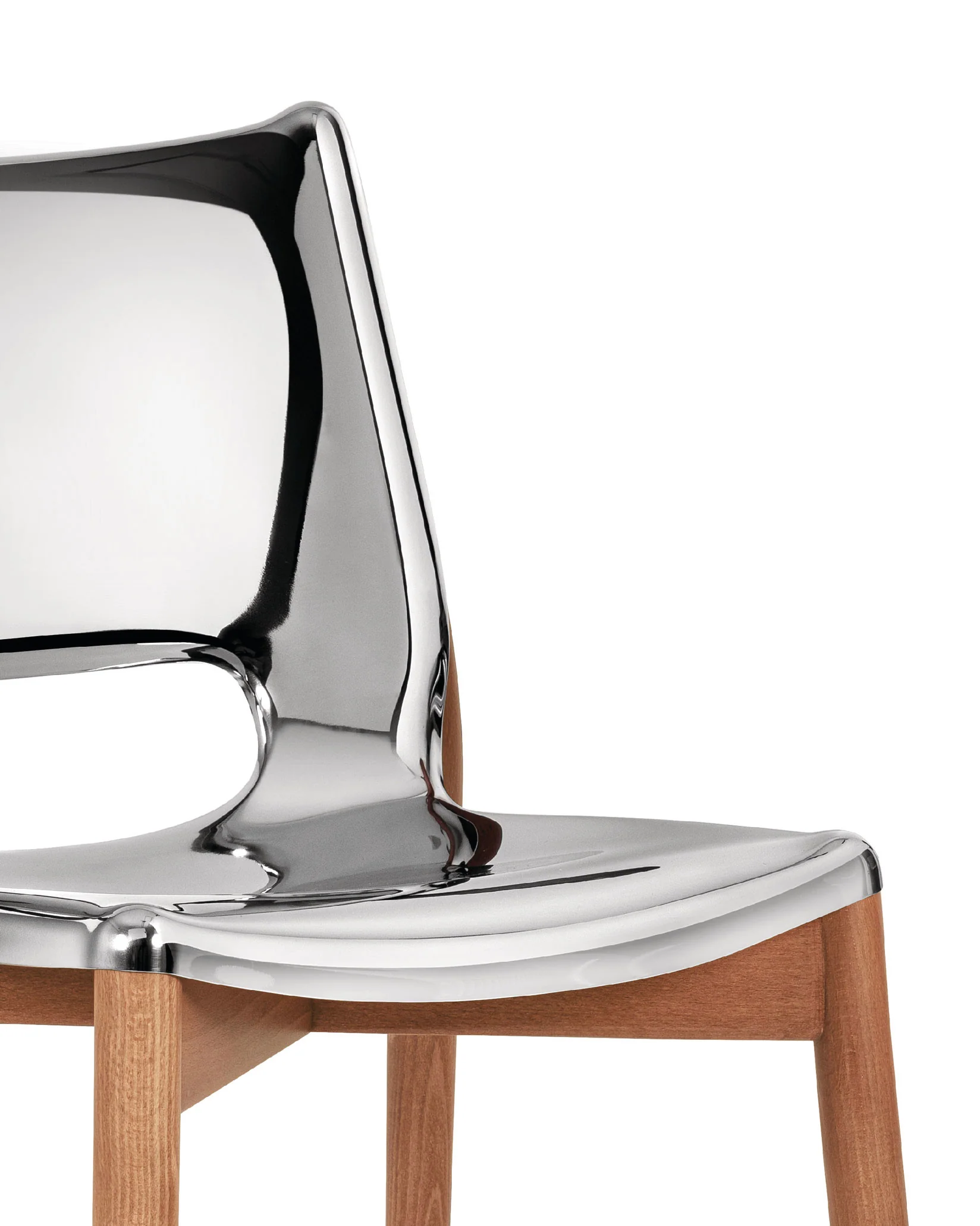 Poêle Collection Monoshell chair Design Philippe Starck