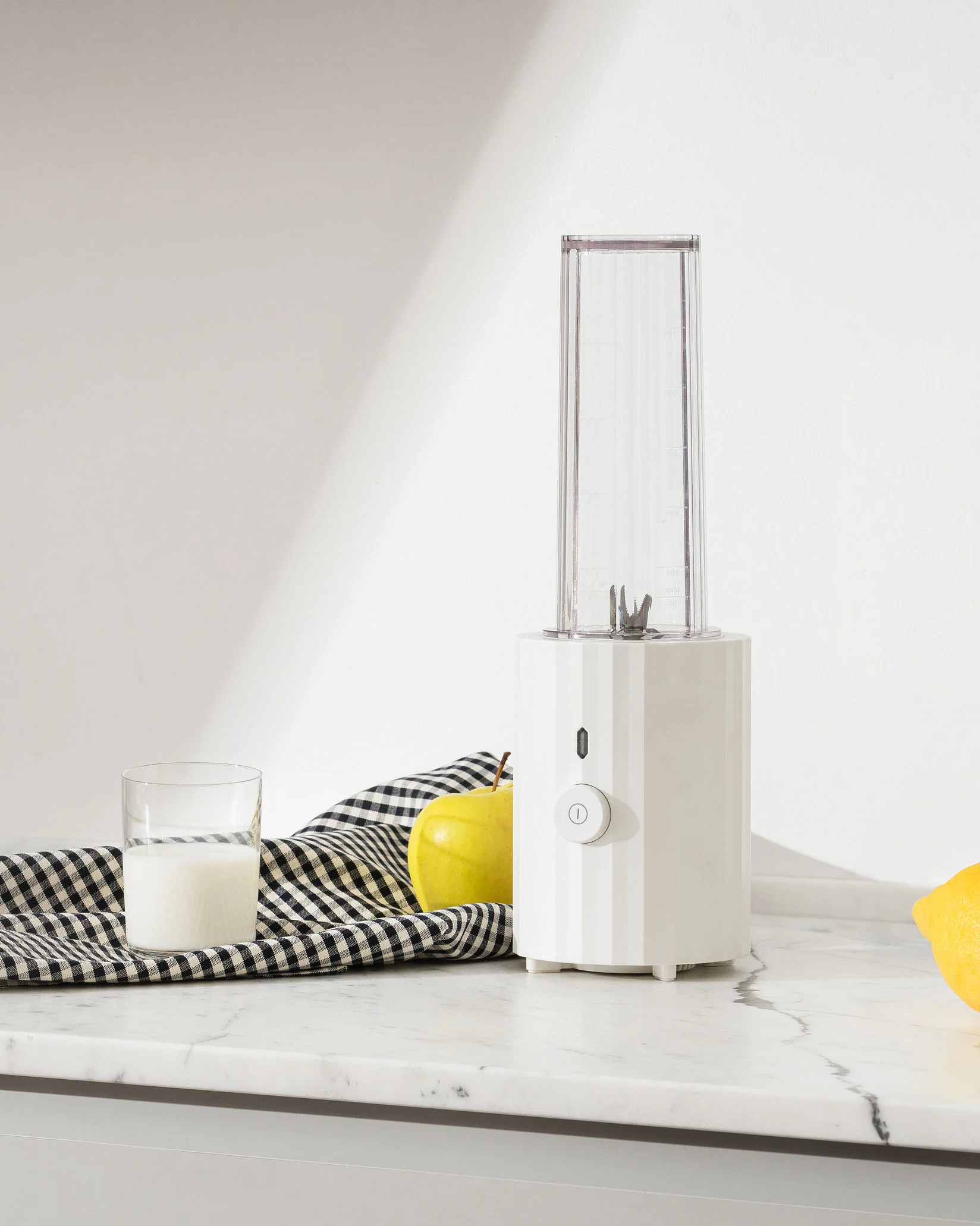 Plissé Personal blender. British plug Design Michele De Lucchi