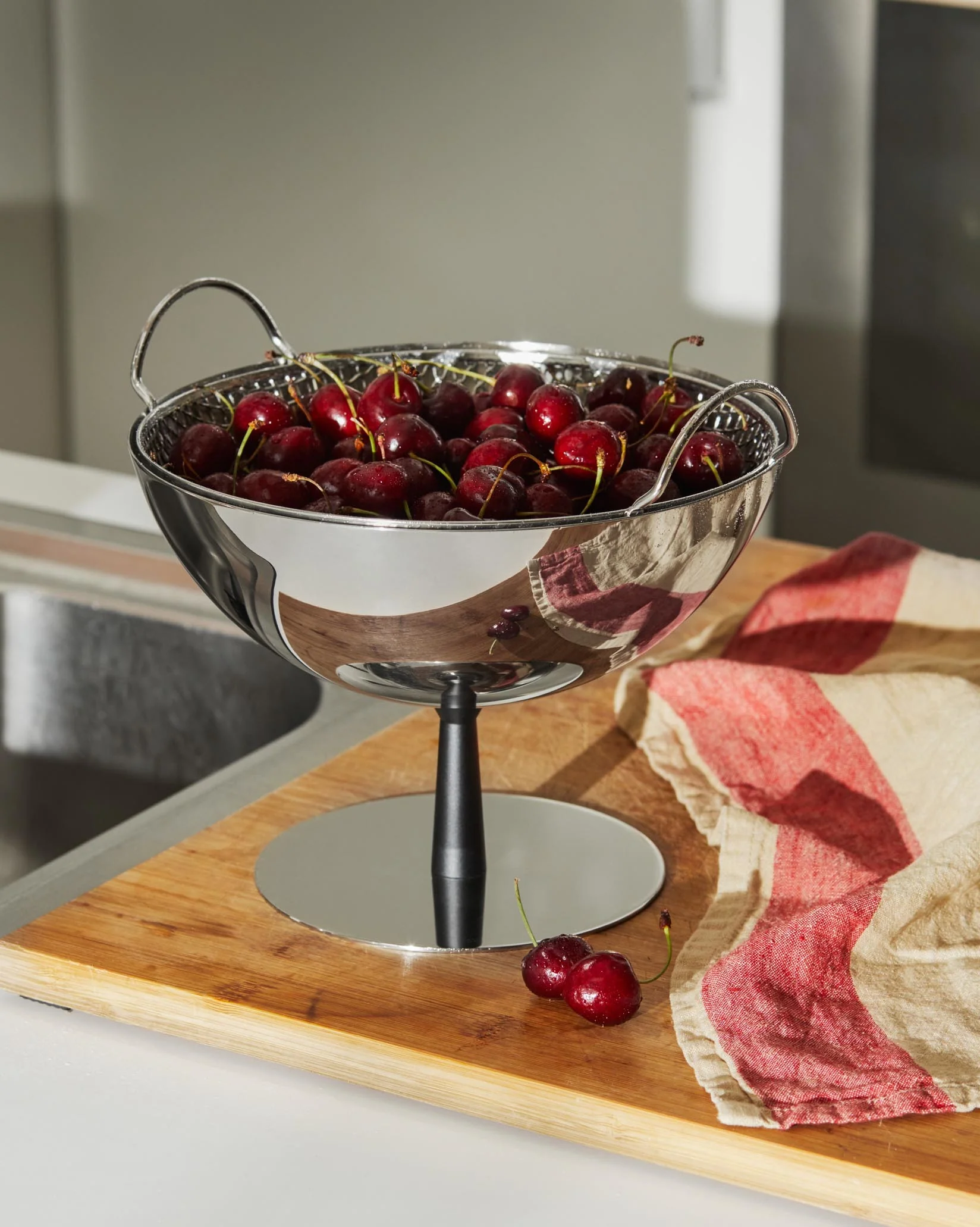 AC04 Fruit bowl/colander Design Achille Castiglioni