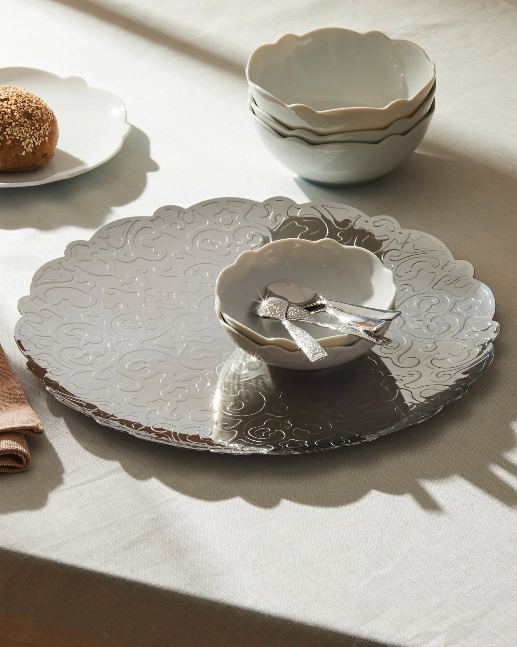 Dressed Round tray Design Marcel Wanders