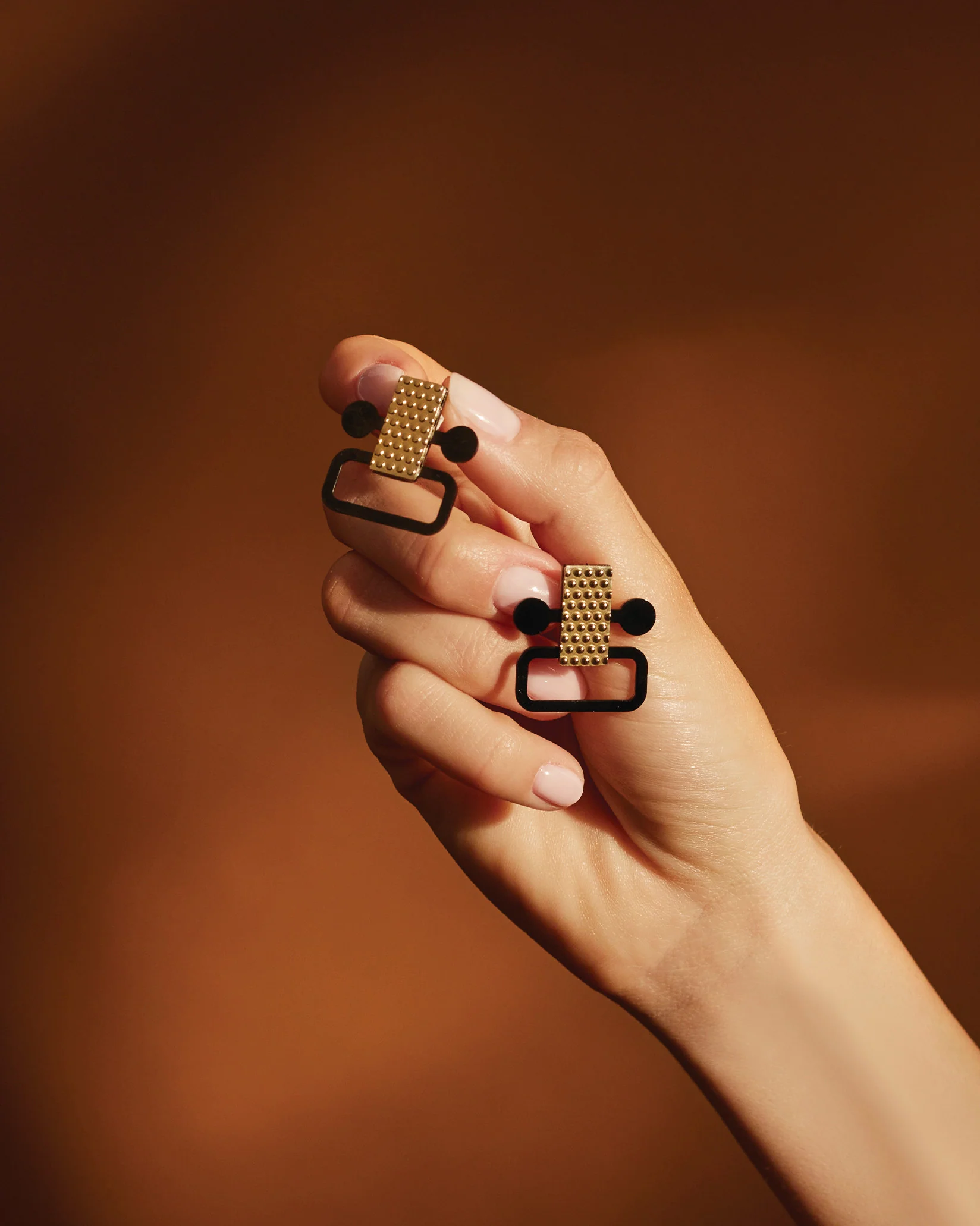 Edone Two earrings Design Elena Salmistraro