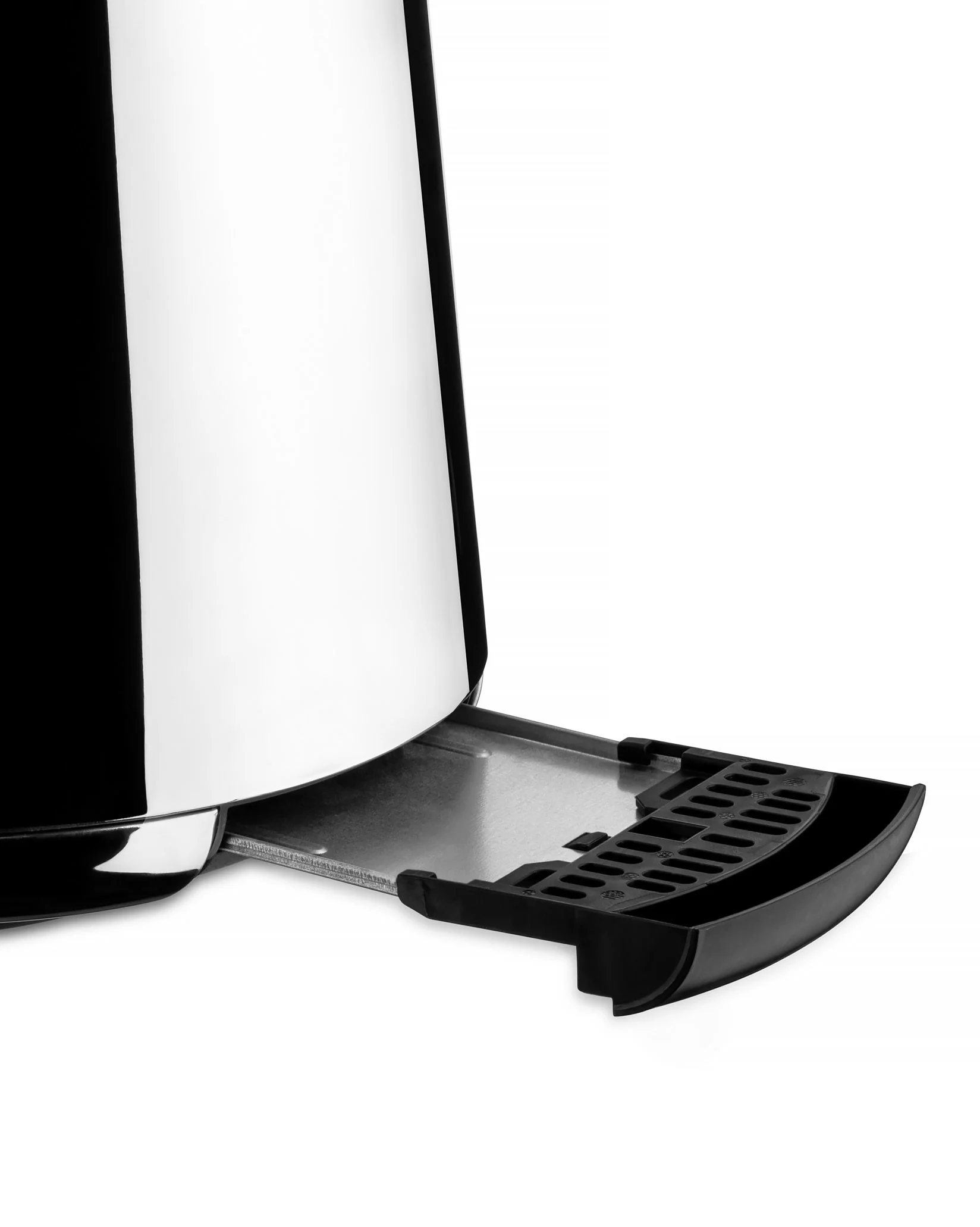 Toru Electric toaster. British adapter. Design Nendo