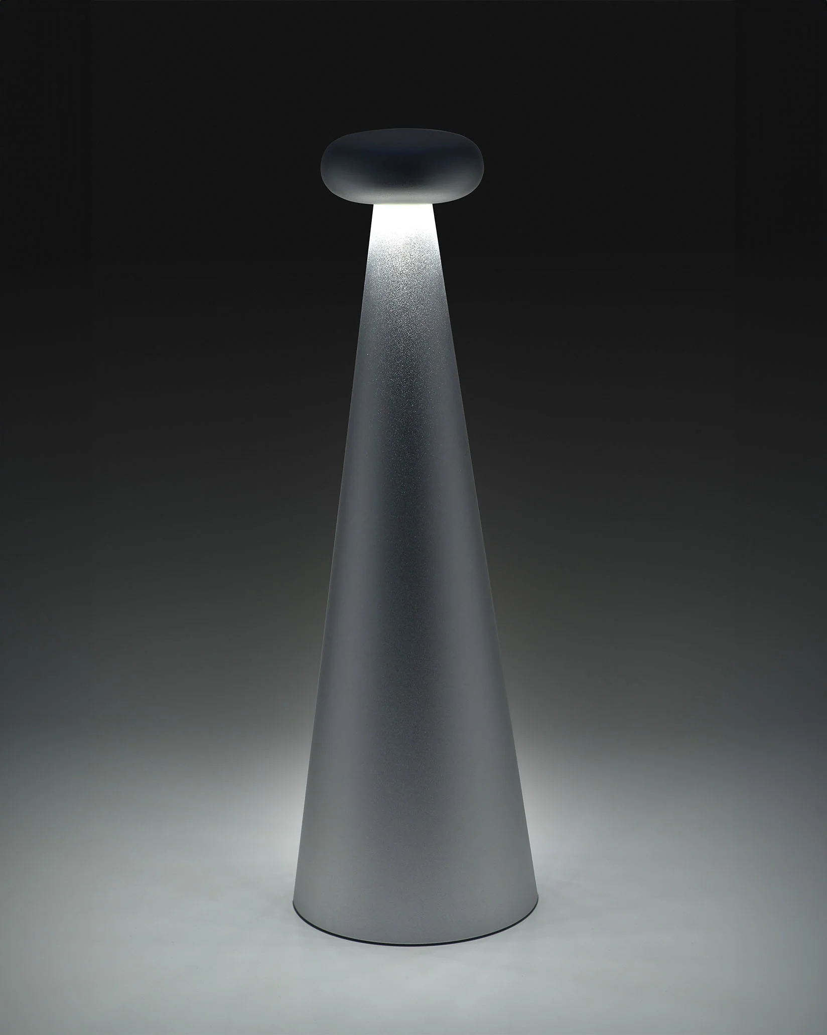 Bedin Table lamp Design Alessandro Stabile