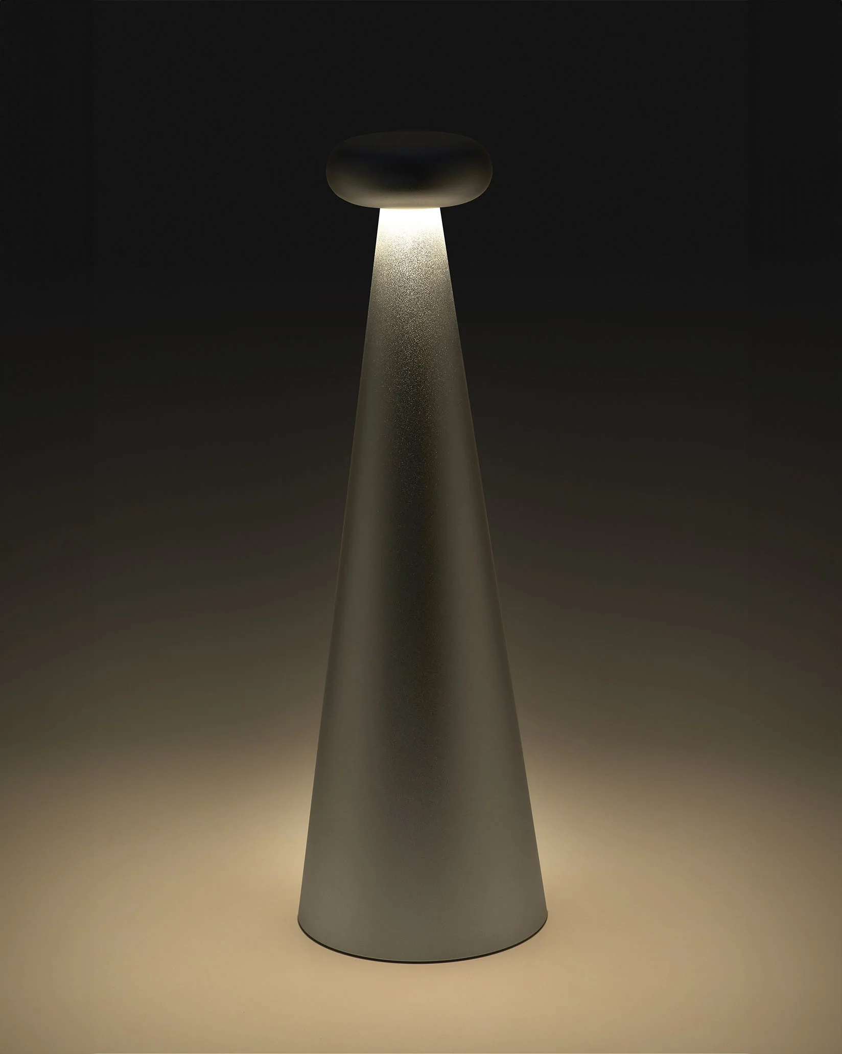 Bedin Table lamp Design Alessandro Stabile