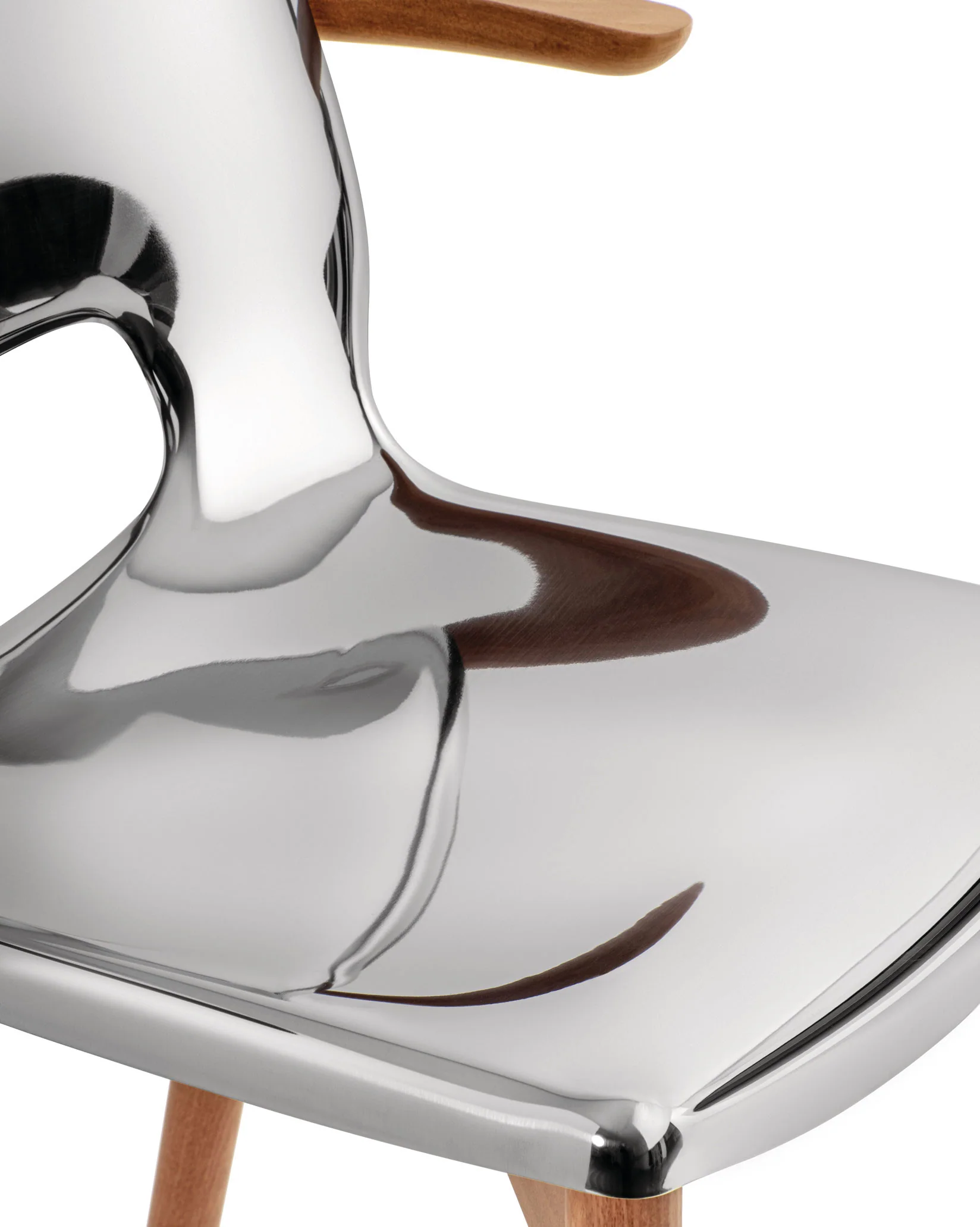 Poêle Collection Monoshell chair with armrests Design Philippe Starck