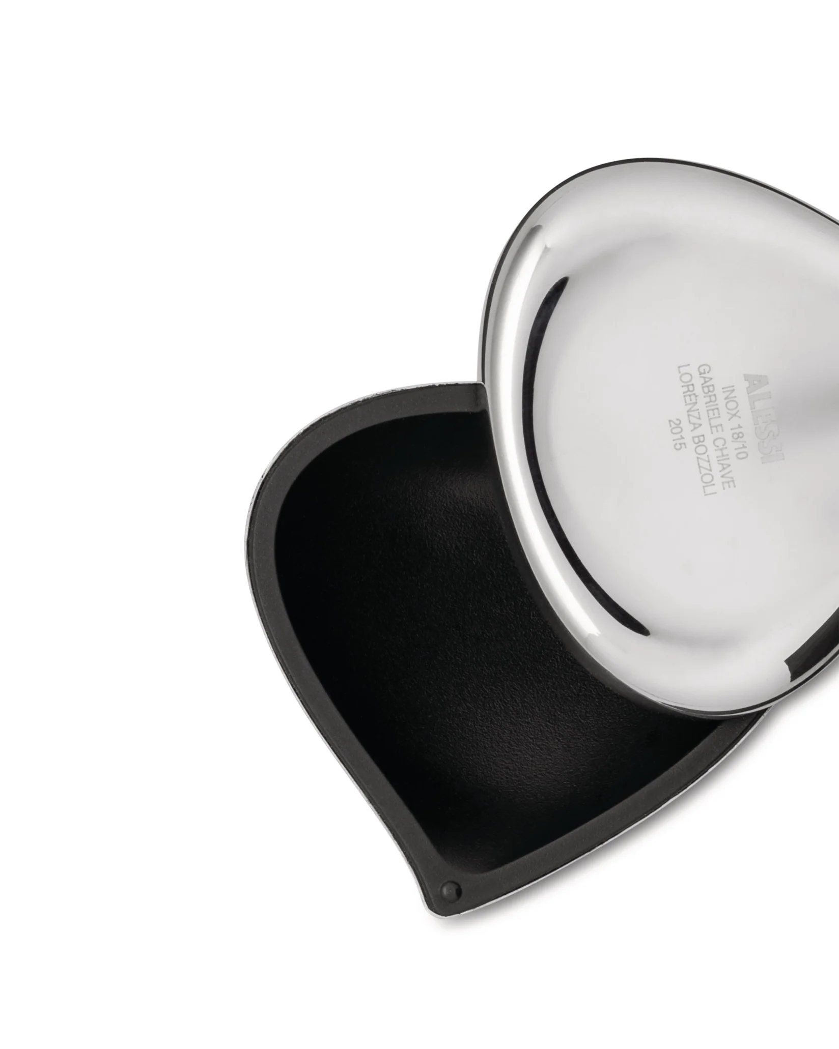 Chestnut Pill box Design Gabriele Chiave, Lorenza Bozzoli