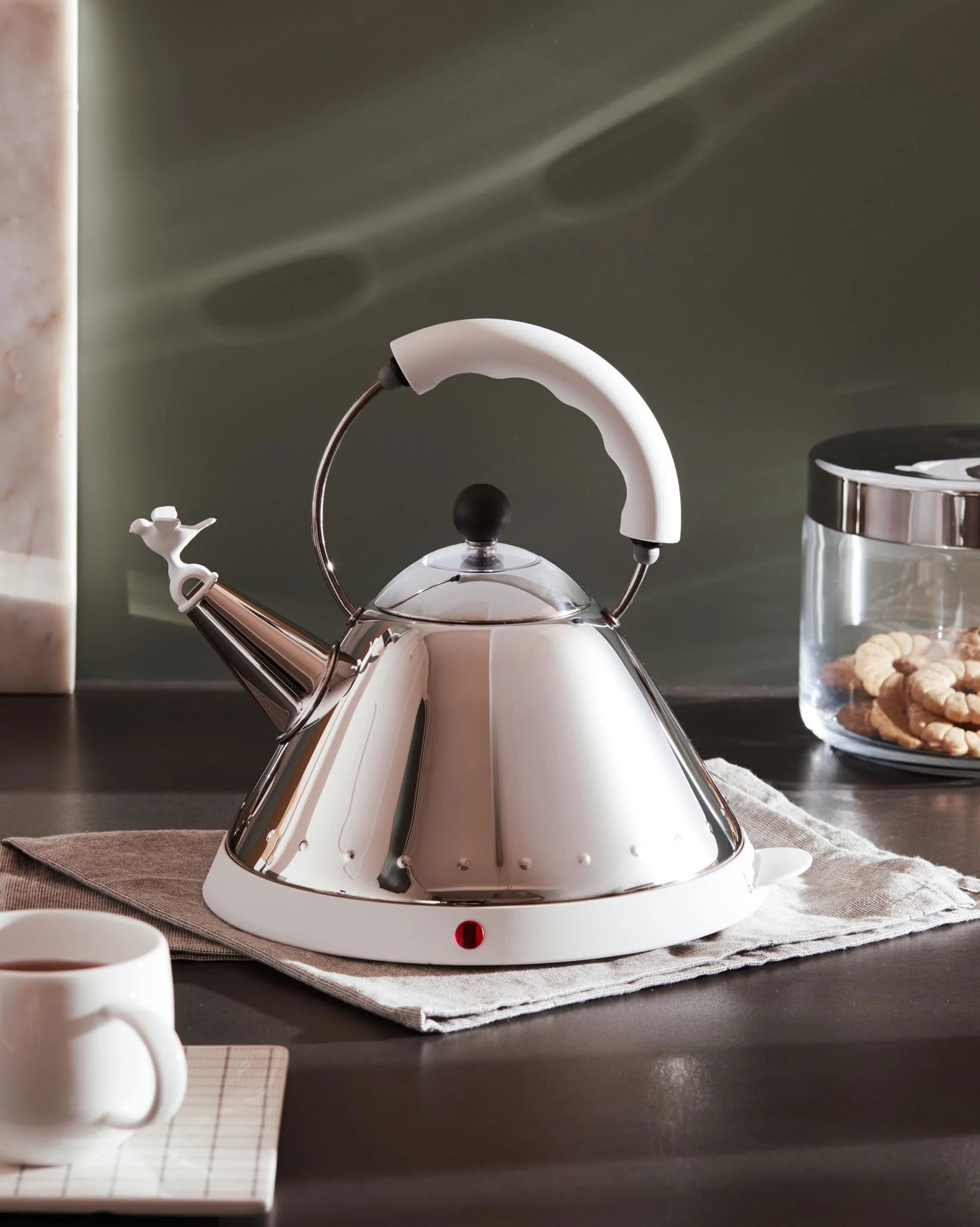 MG32 Electric kettle Design Michael Graves