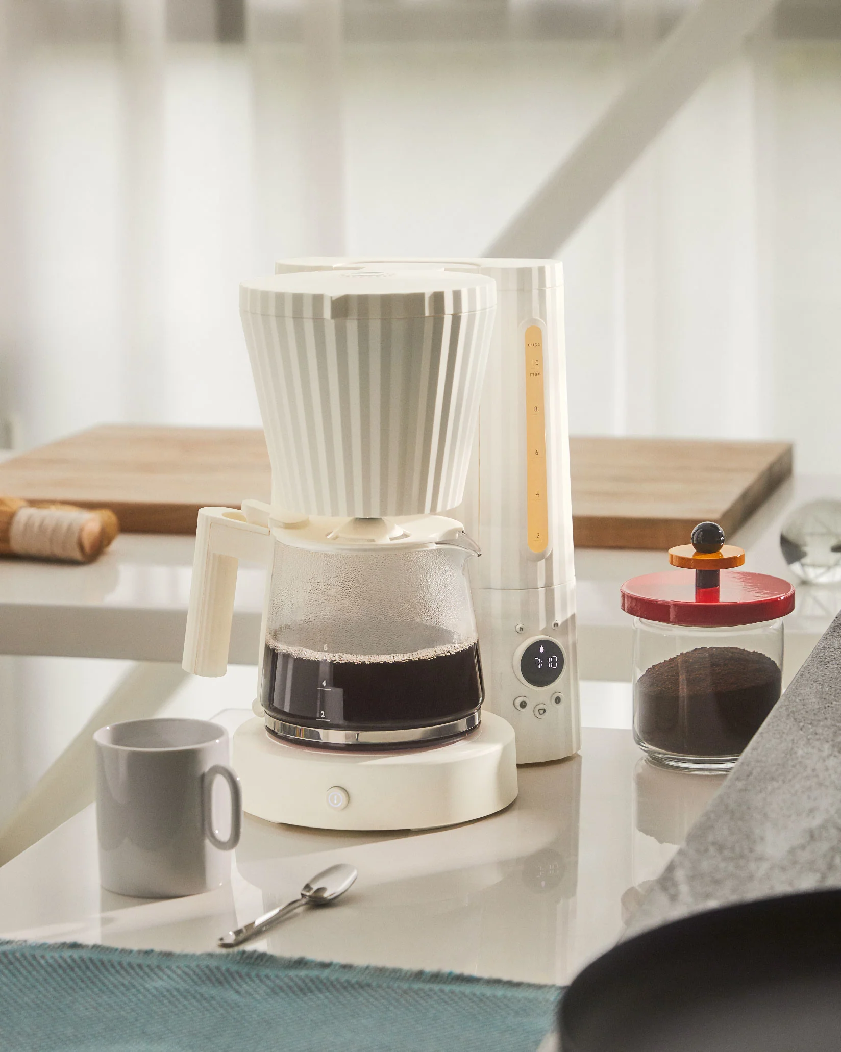 Plissé Drip coffee maker. British plug. Design Michele De Lucchi