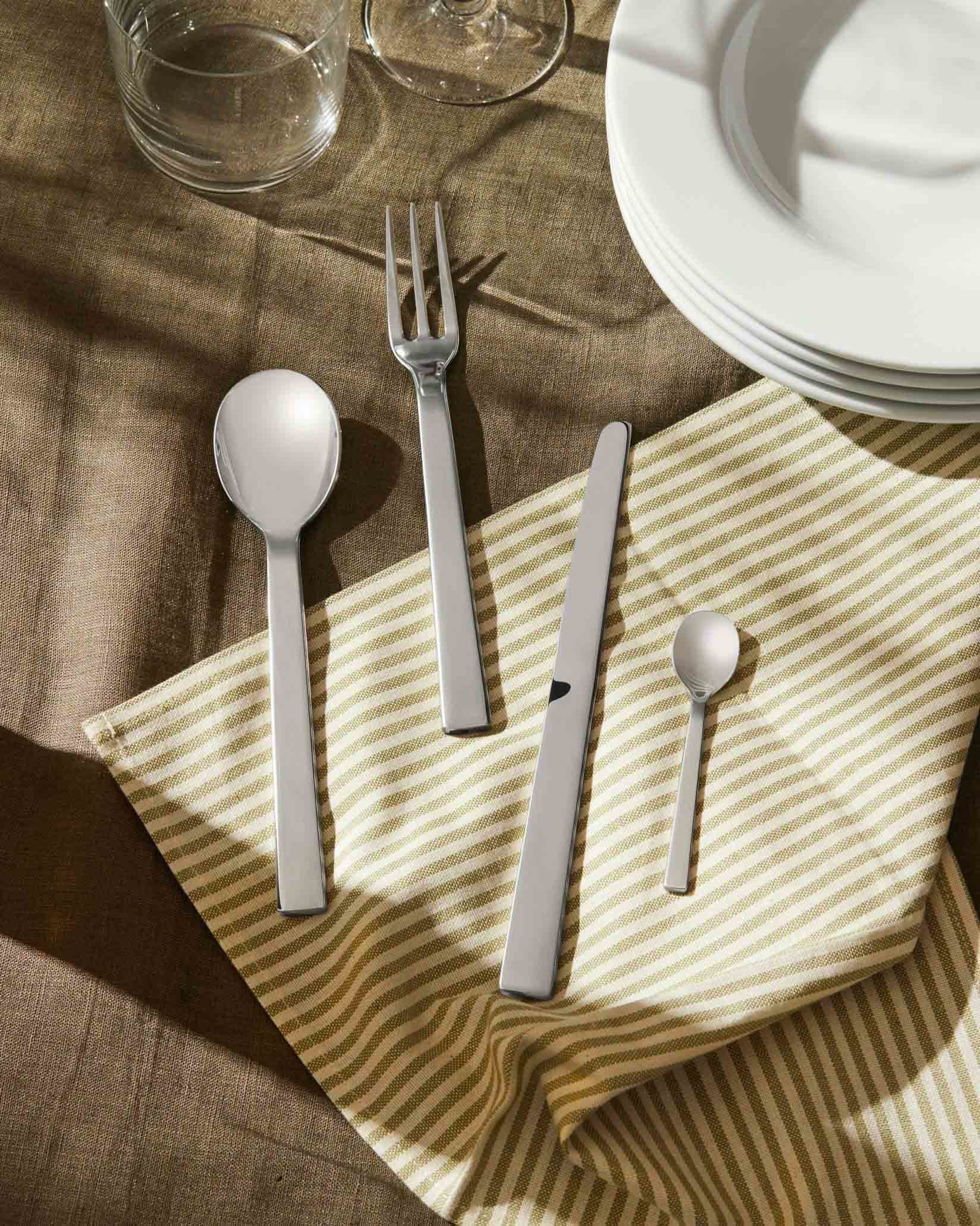 Santiago Cutlery set 24 pieces Design David Chipperfield