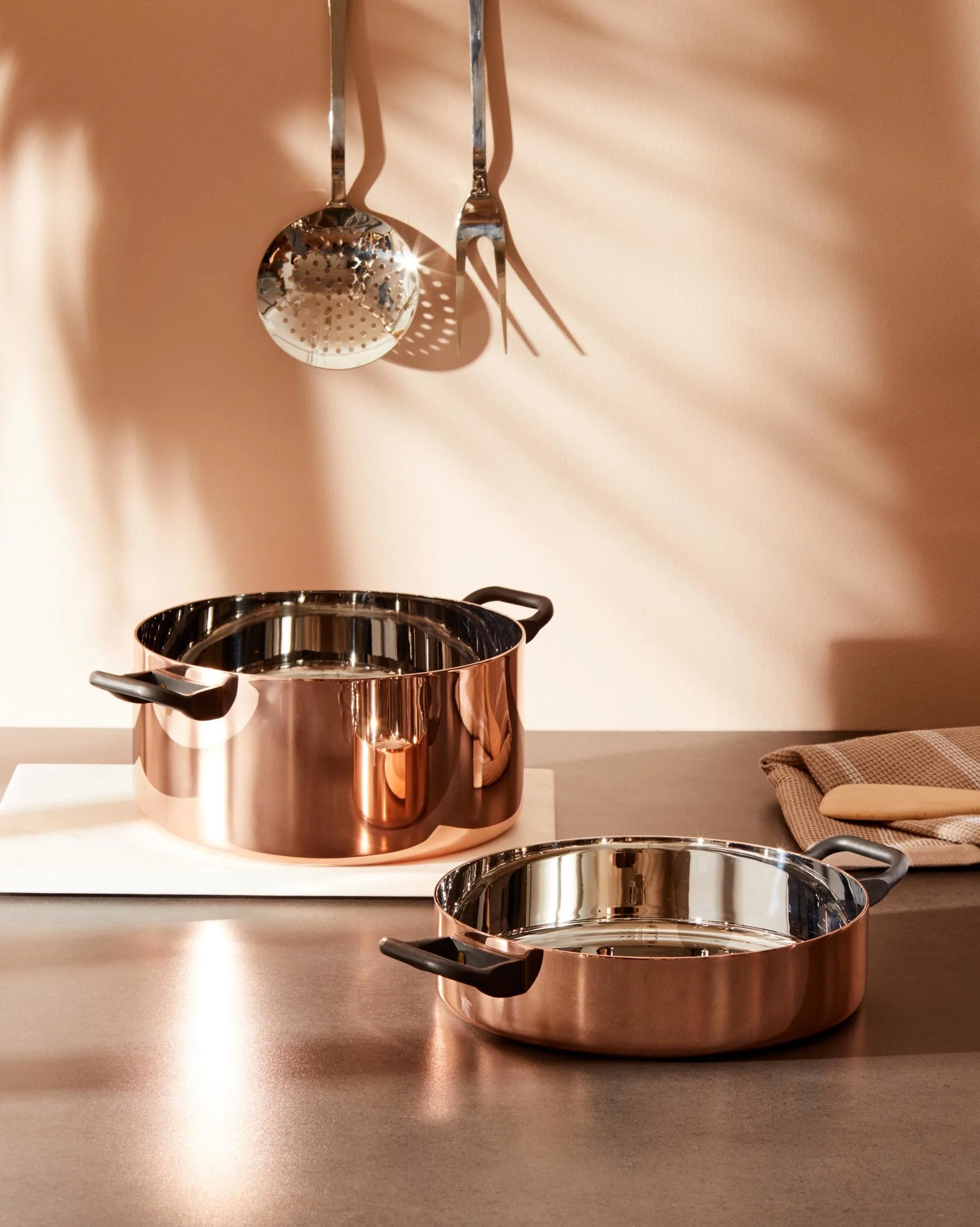 La Cintura di Orione Casserole with two handles Design Richard Sapper, Gualtiero Marchesi