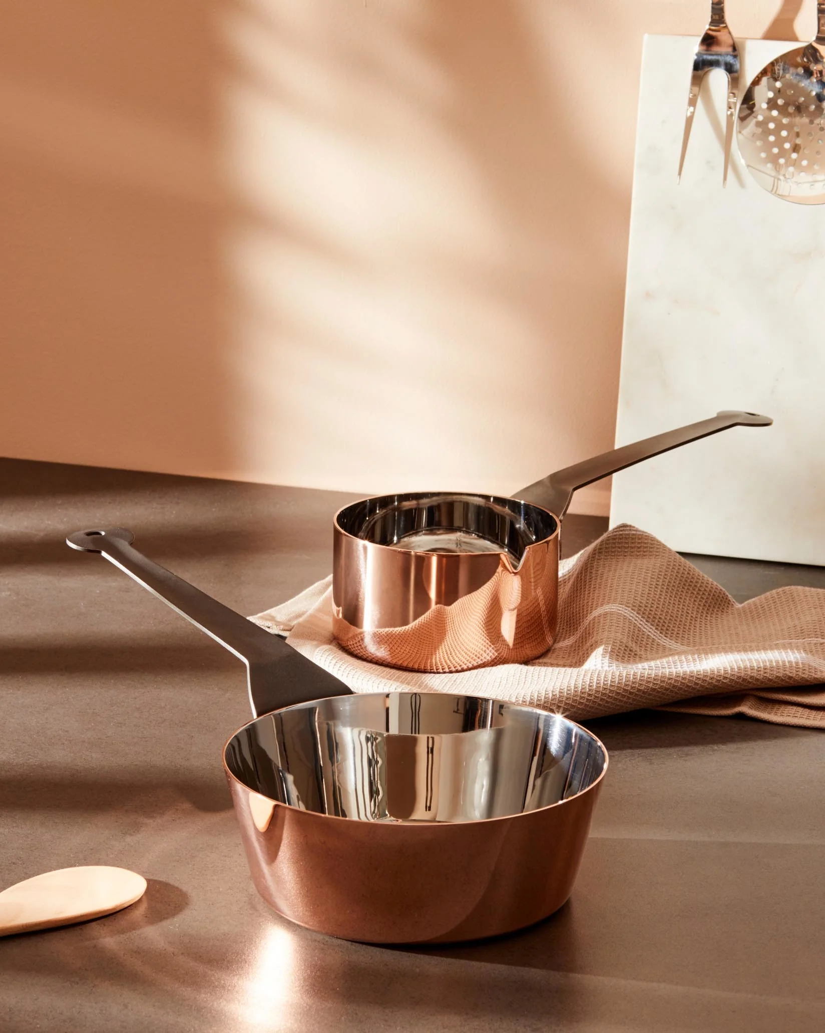 La Cintura di Orione Saucepan with lid. Design Richard Sapper, Pierre Troisgros, Pierre e Michel Troisgros