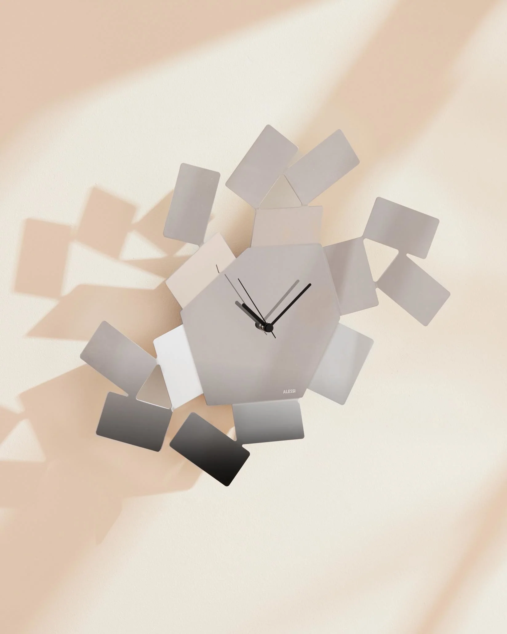 La Stanza dello Scirocco Wall clock Design Mario Trimarchi