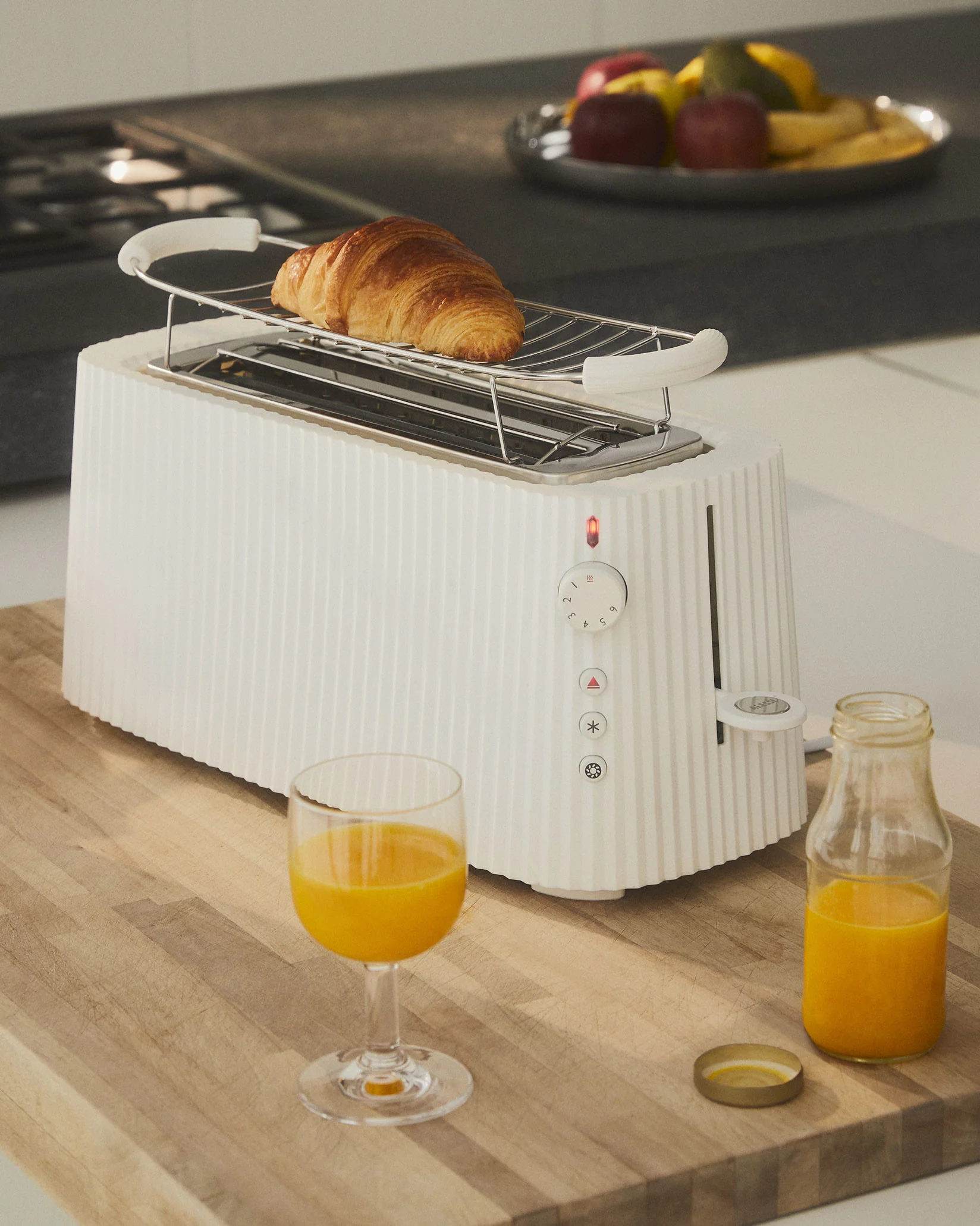Plissé Long double compartment toaster. British plug Design Michele De Lucchi