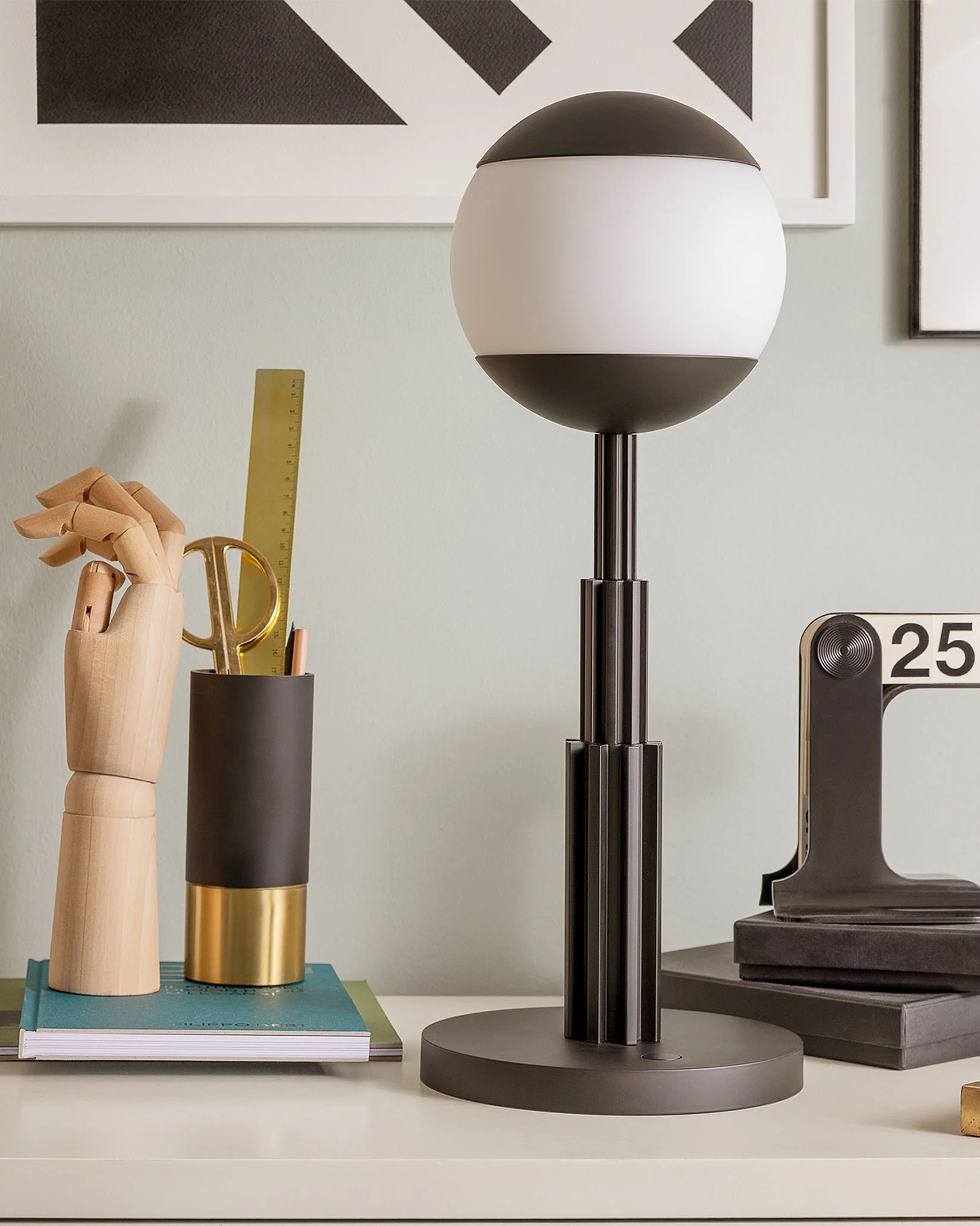 AR04 Table lamp Design Aldo Rossi