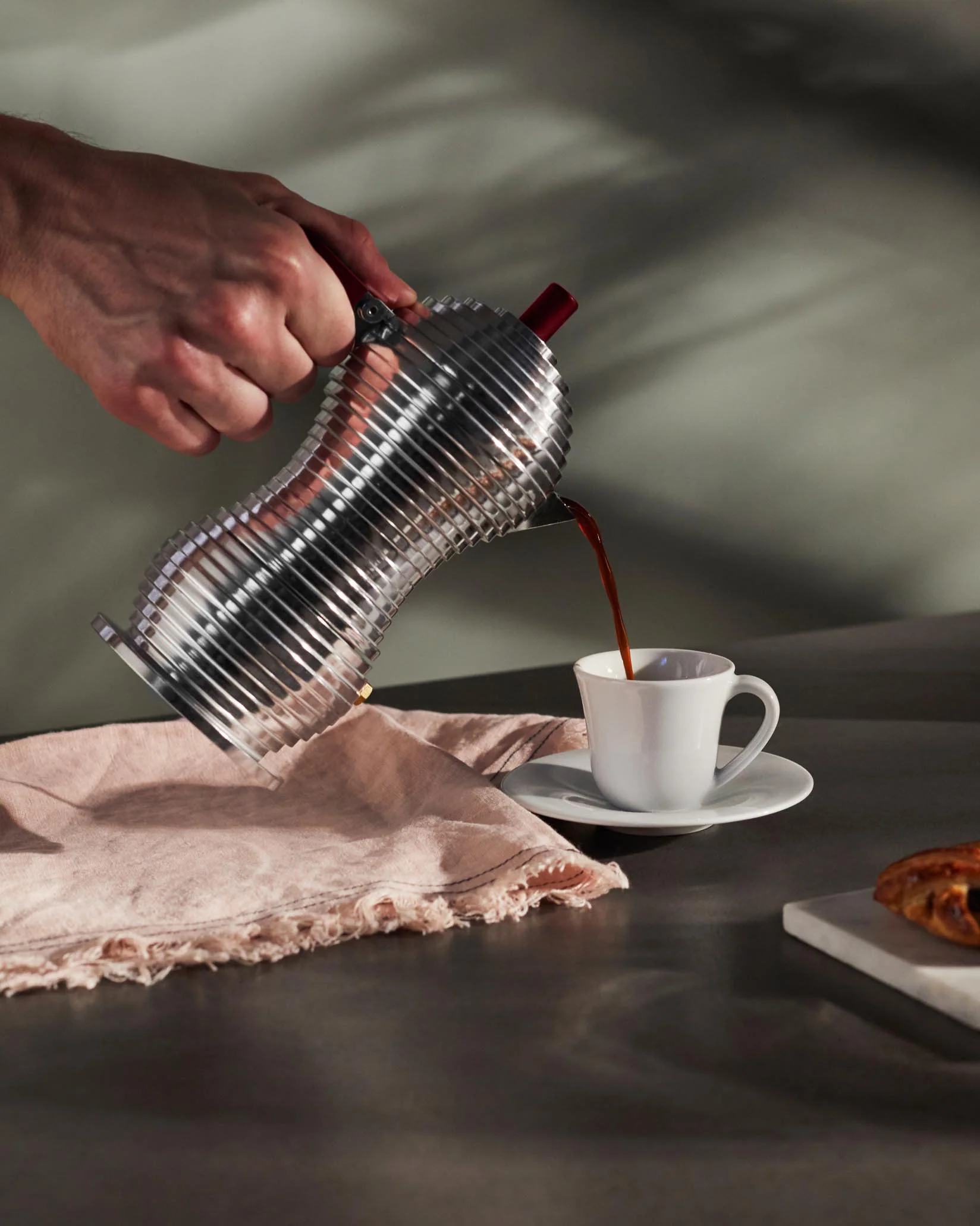 Pulcina Espresso coffee maker. Induction. Design Michele De Lucchi