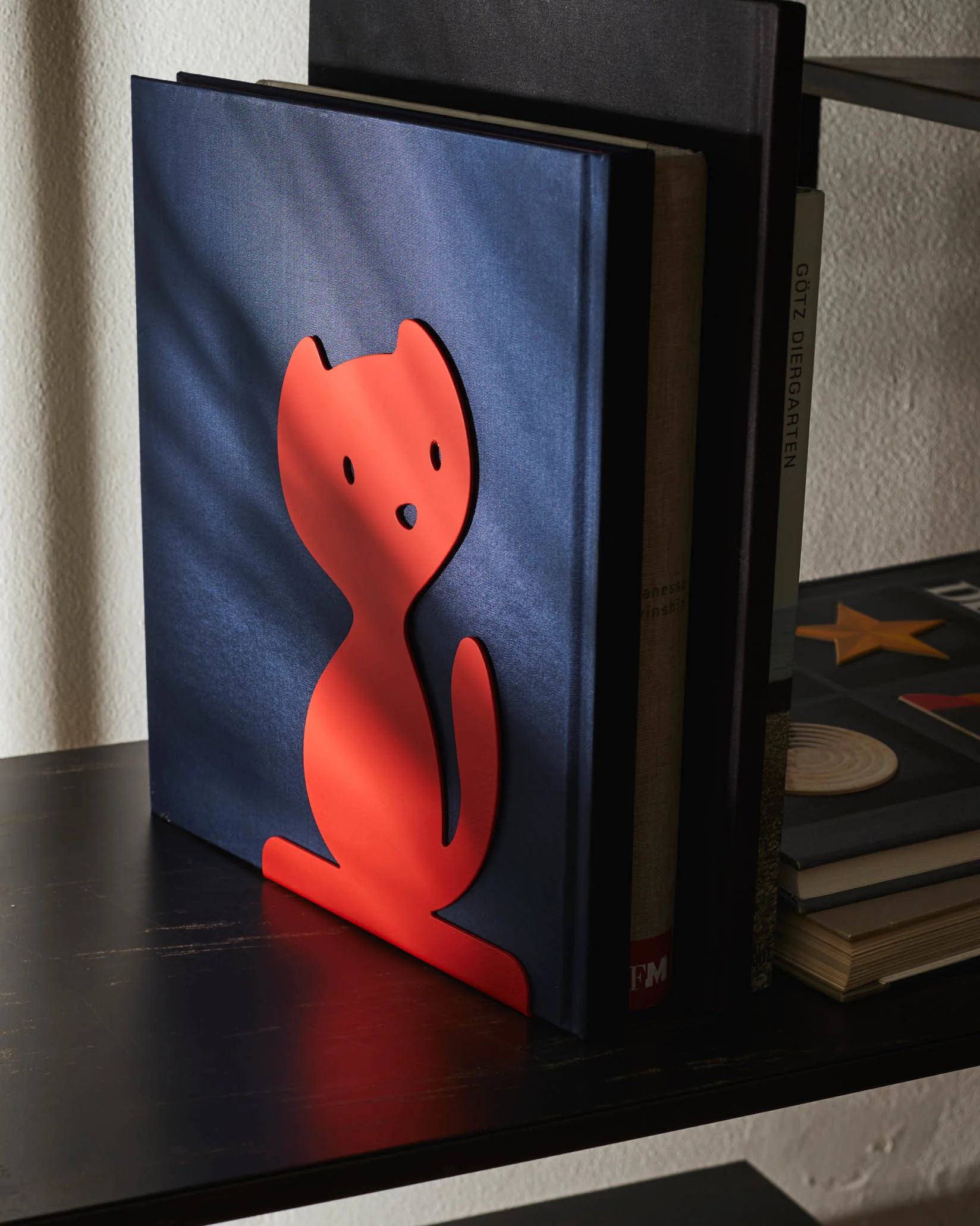 Vigo Bookstand Design Miriam Mirri