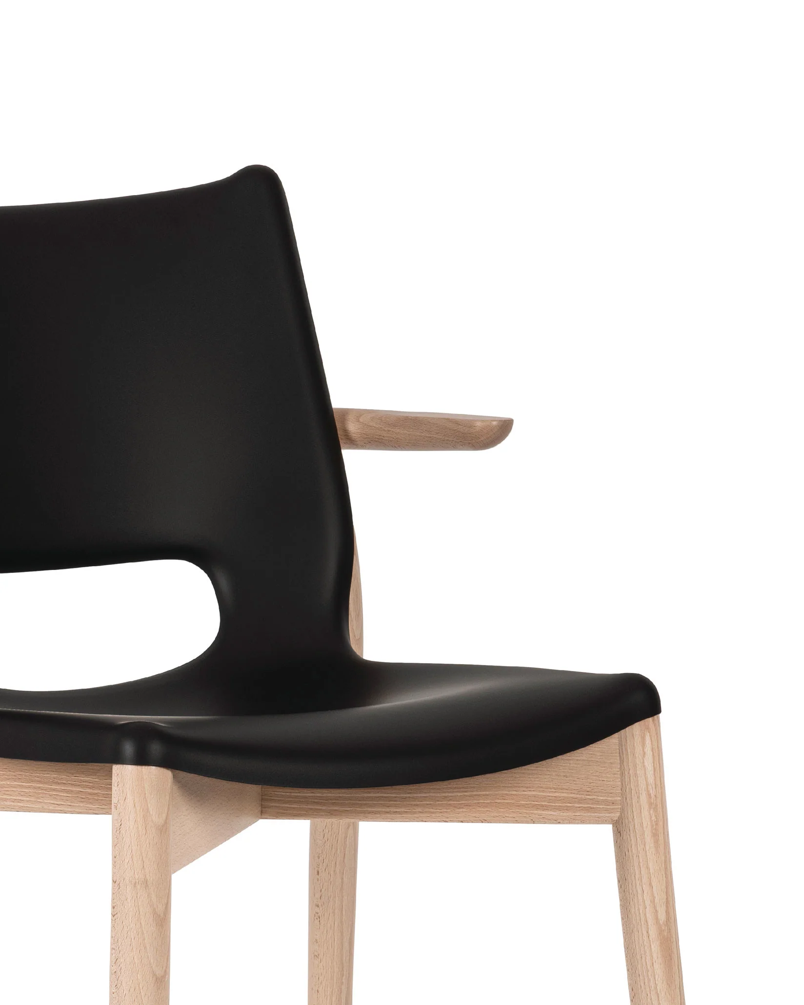 Poêle Collection Monoshell chair with armrests Design Philippe Starck