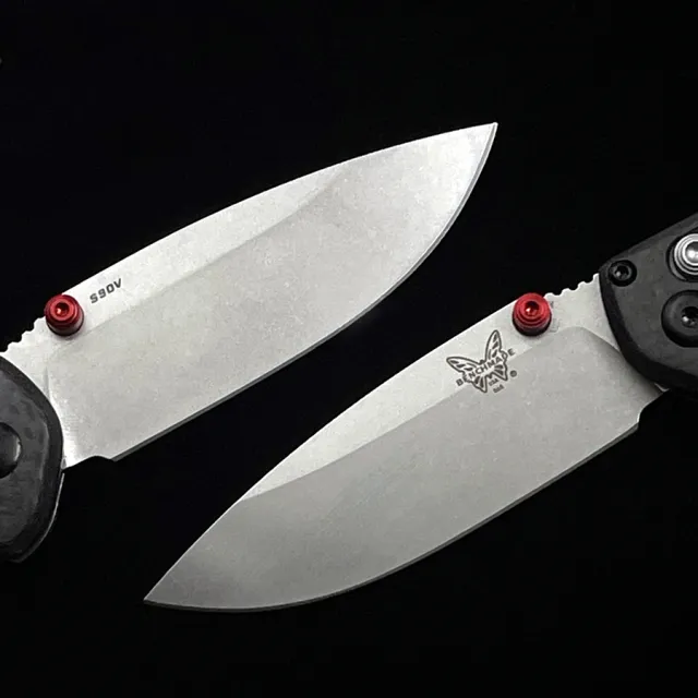 BM Mini 565-1 Freek Carbon Fiber AXIS Folding Knife