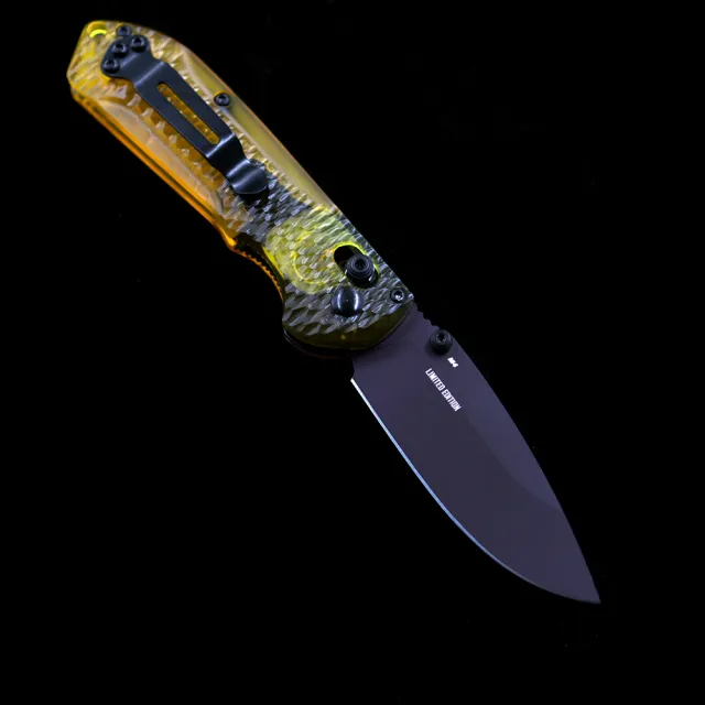 BM Mini 565-PEI Freek AXIS Folding Knife