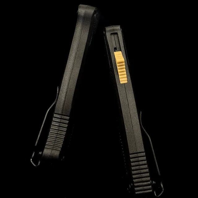 BM 5371FE Shootout  AUTO Knife