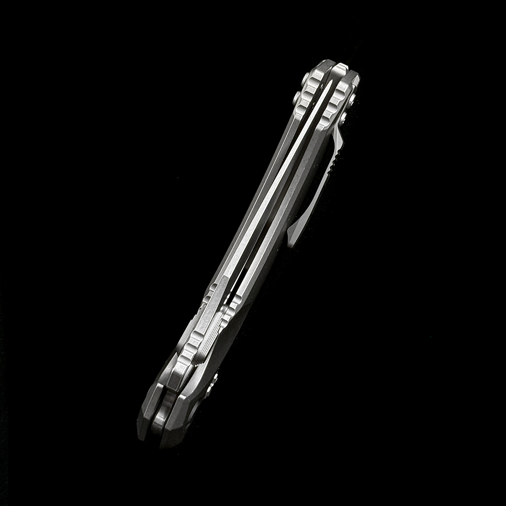 MT 137RL Titanium alloy Amphibian RAM-LOK Manual Folding Knife