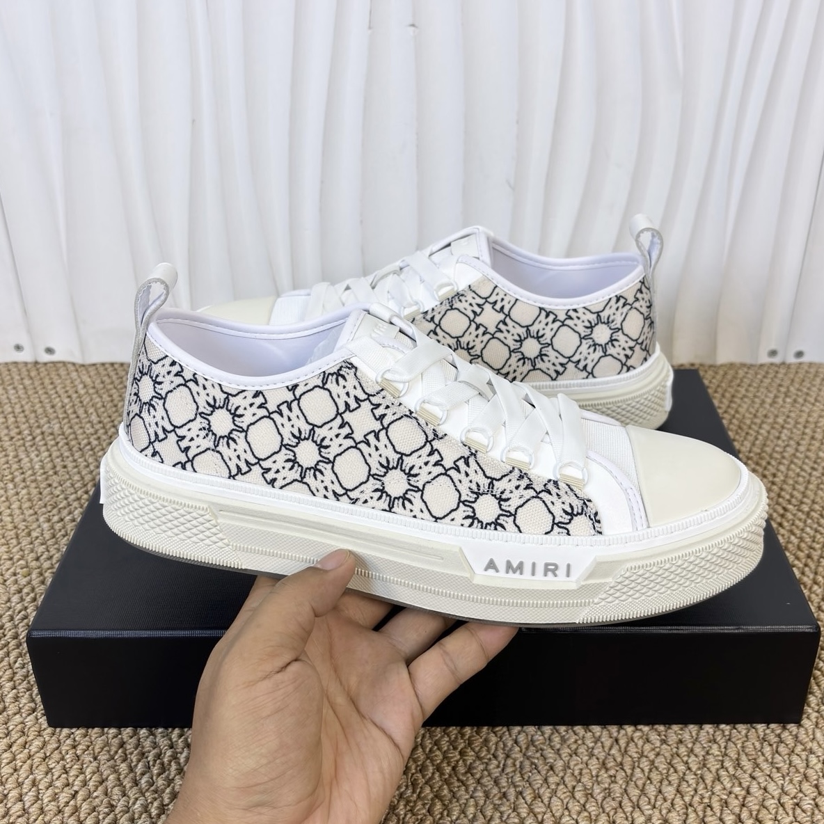 AMIRI STARS Sneakers
