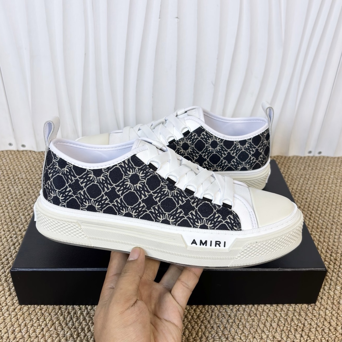 AMIRI STARS Sneakers