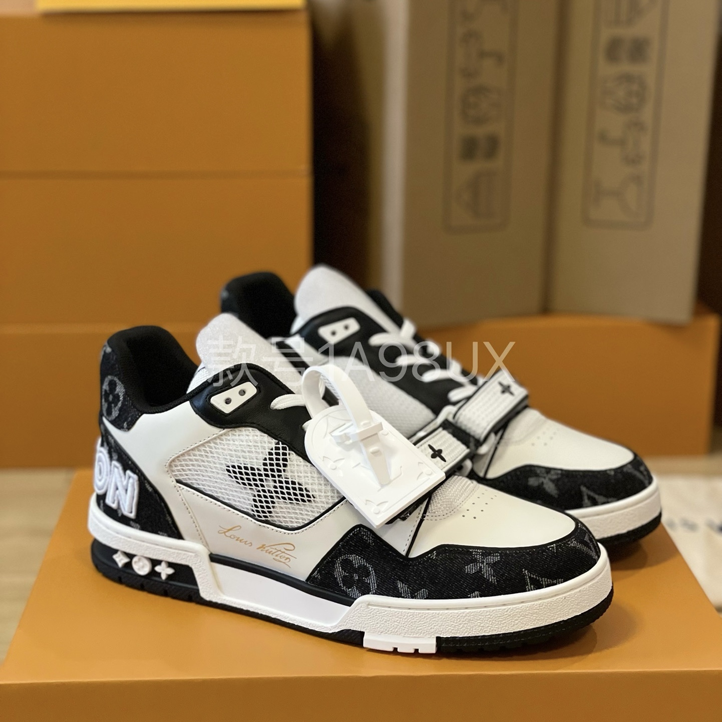 Loui Vuitto TRAINER SNEAKER