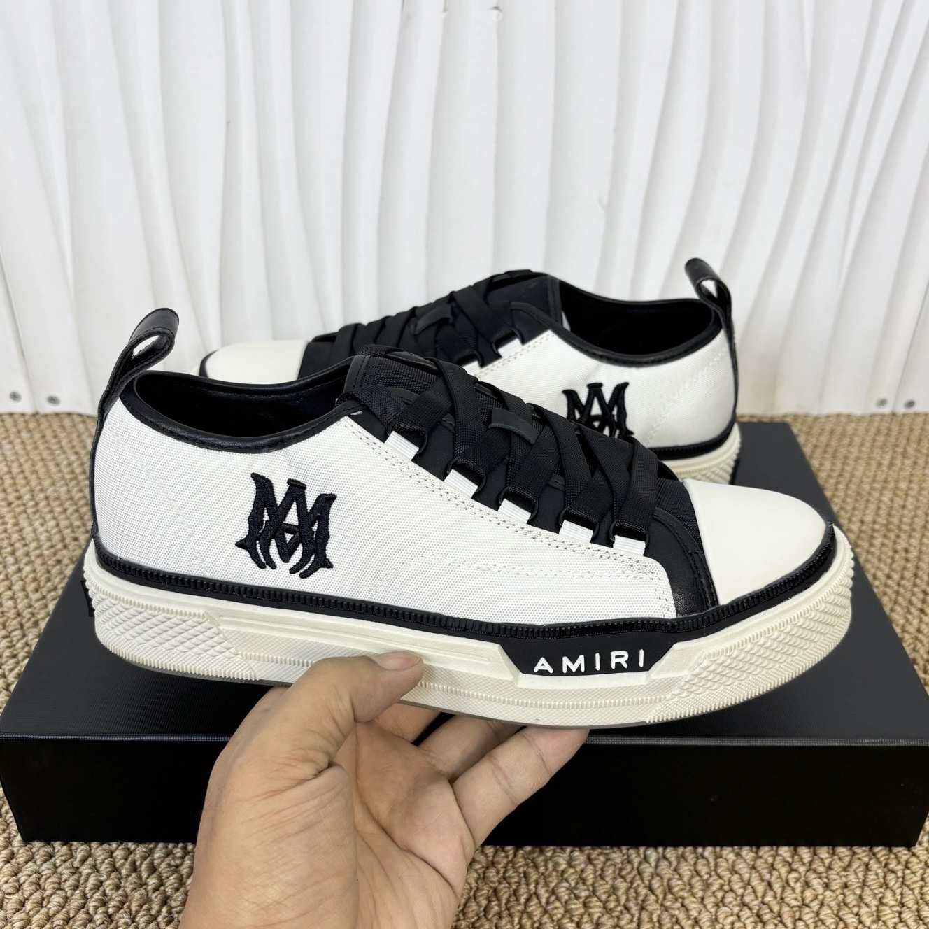 AMIRI STARS Sneakers