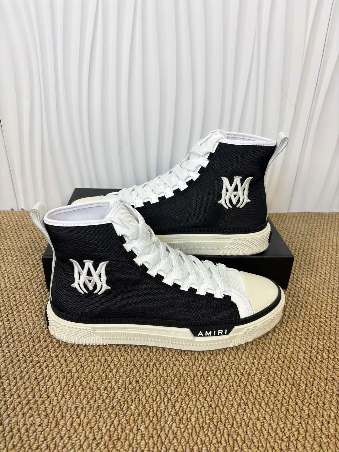 AMIRI STARS Sneakers