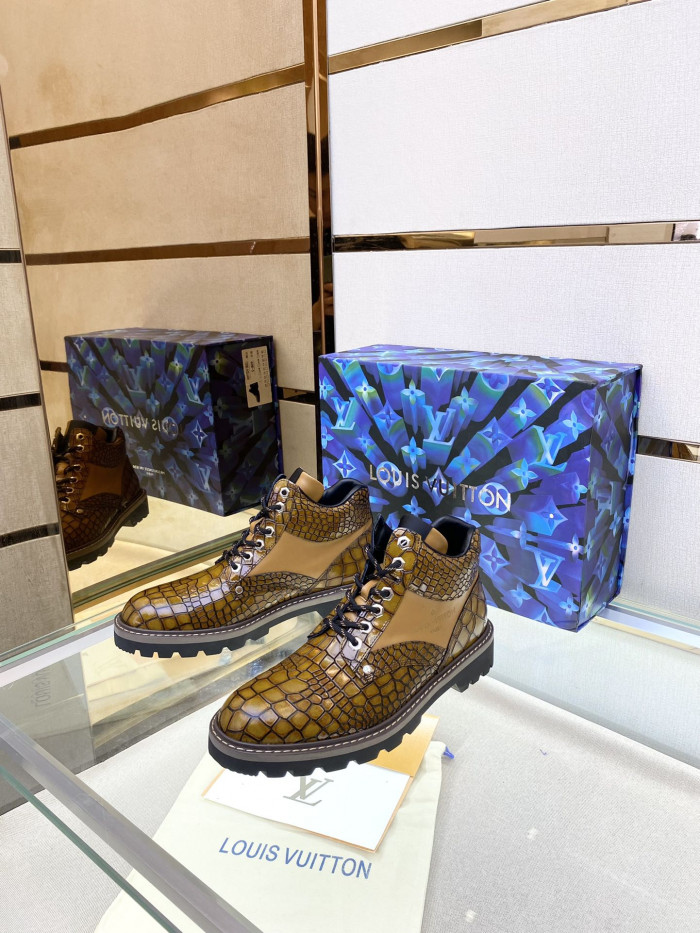 Loui Vuitto/BOOTS