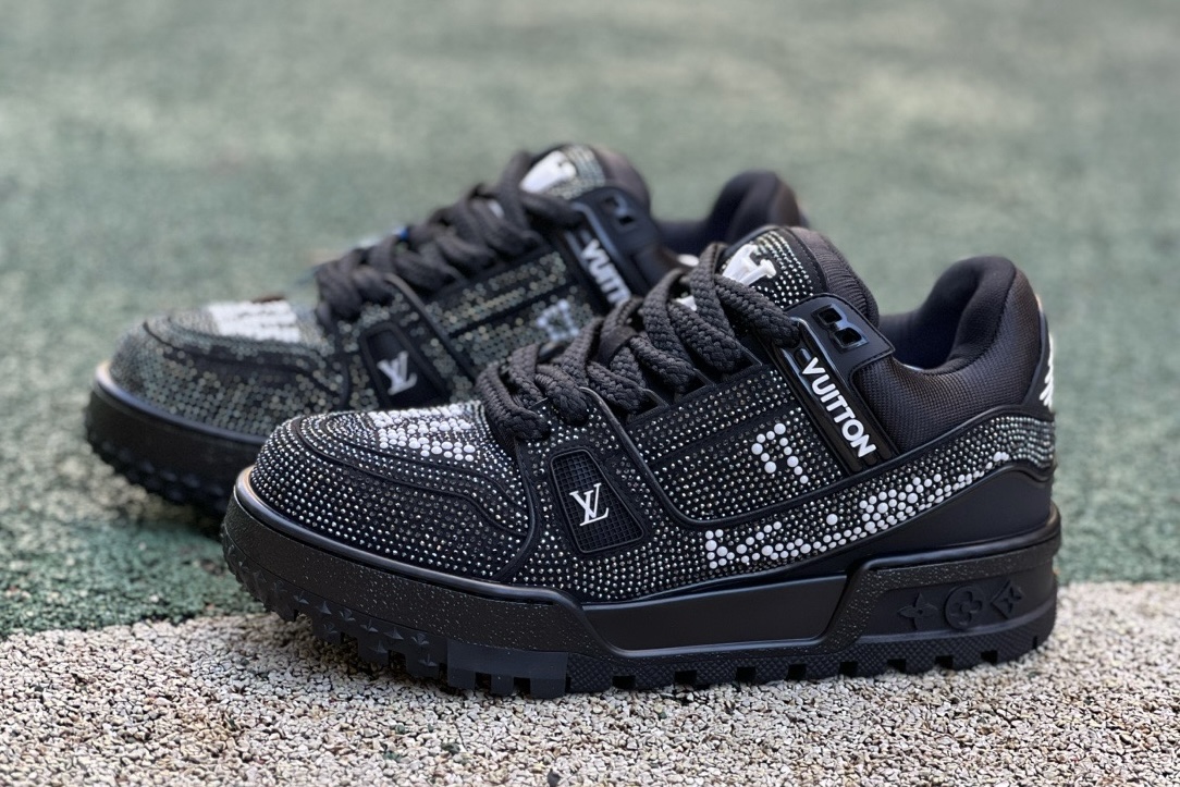 LV TRAINER MAXI Full of diamonds black