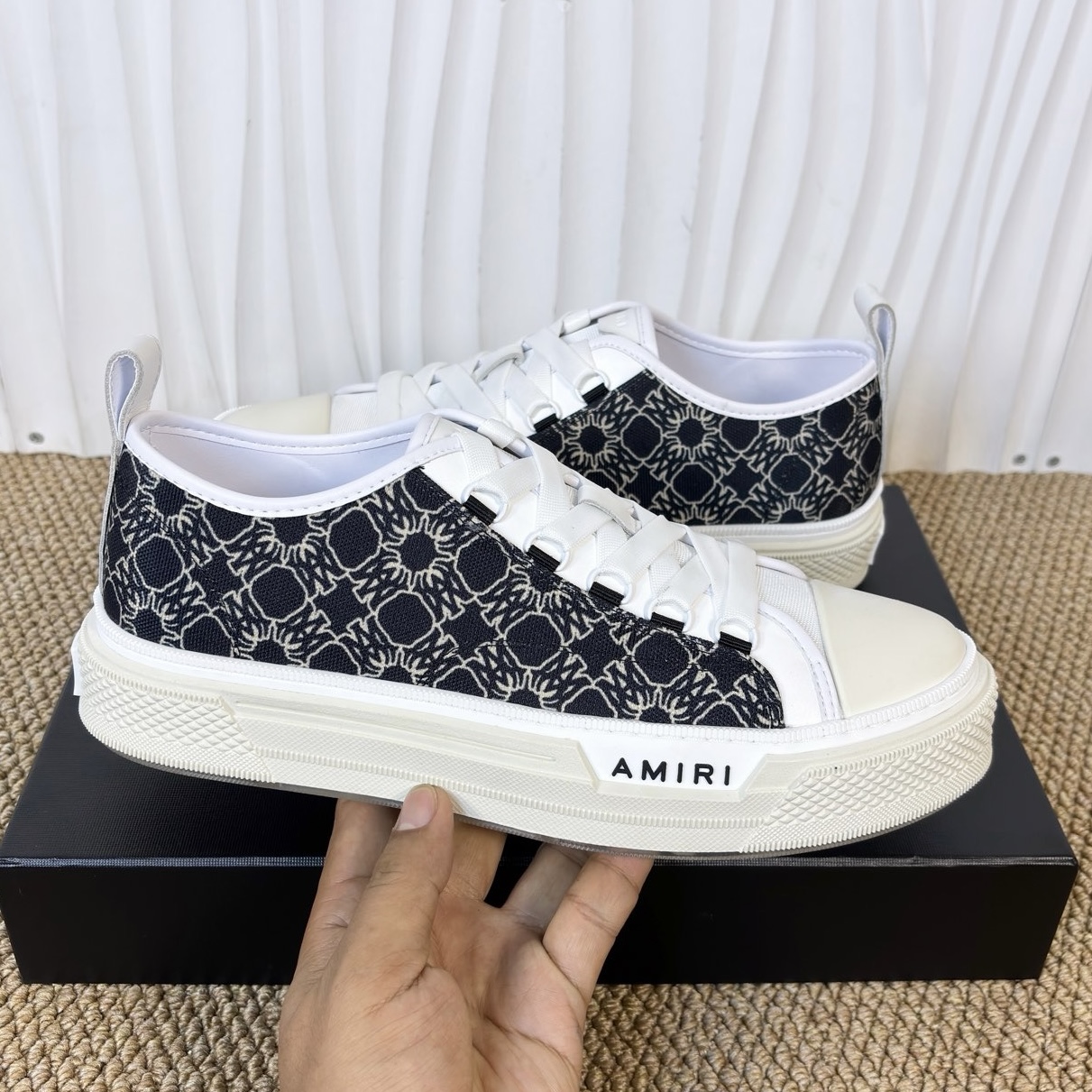 AMIRI STARS Sneakers