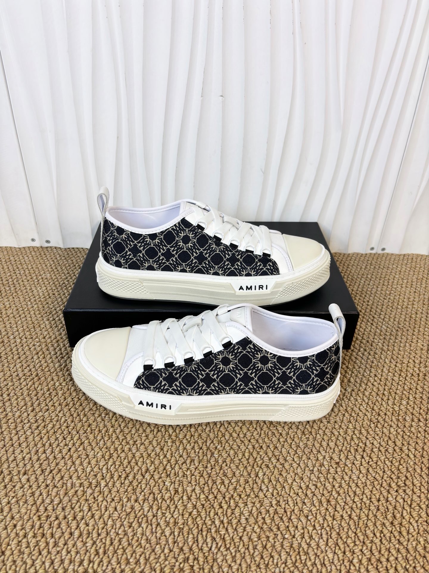 AMIRI STARS Sneakers