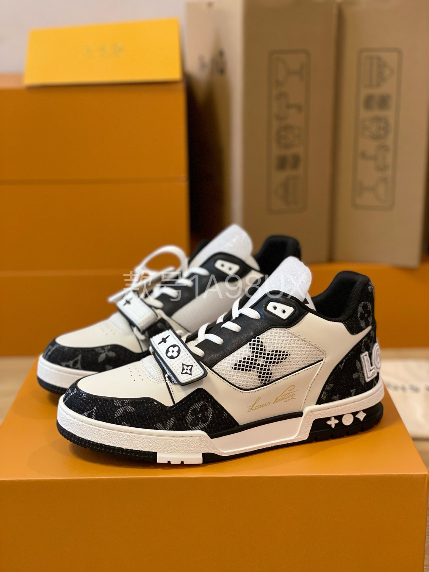 Loui Vuitto TRAINER SNEAKER