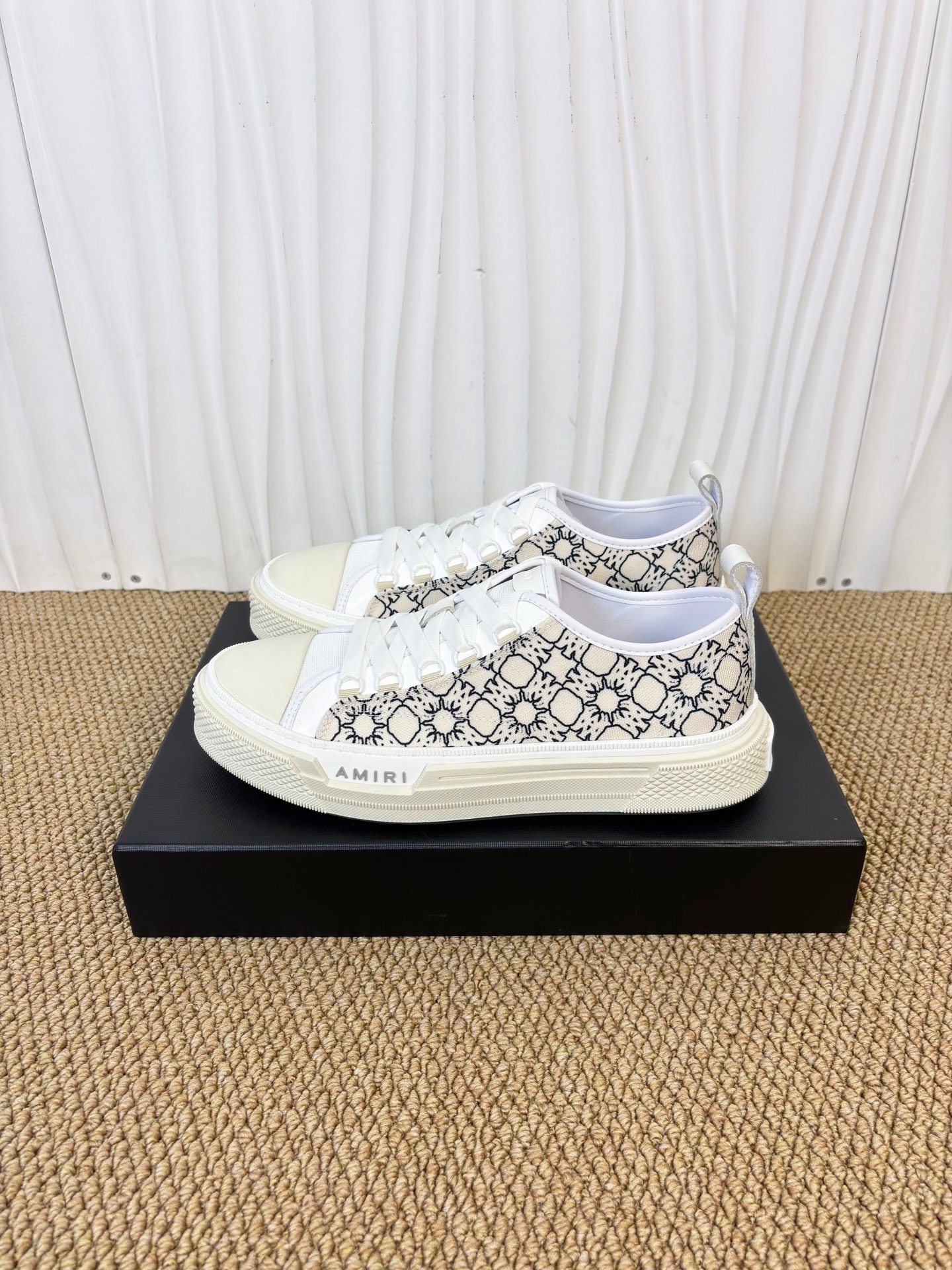 AMIRI STARS Sneakers