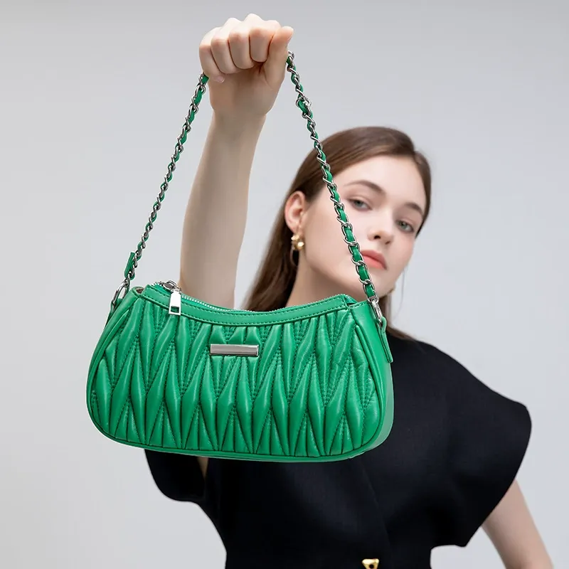 Kalidorexis Quilted Chain Shoulder Bag