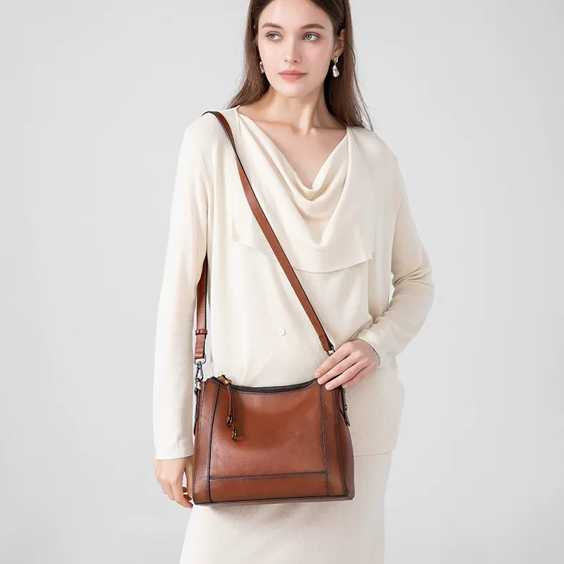 Kalidorexis – Structured Leather Shoulder Hobo Bag