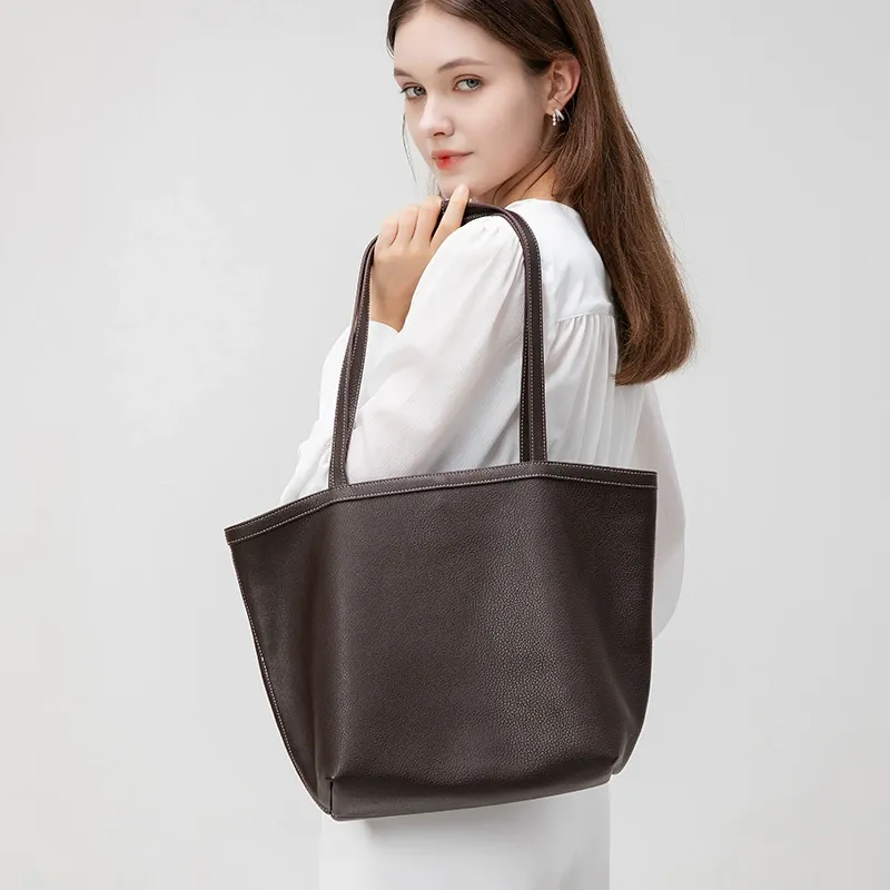 Kalidorexis Leather Shoulder Tote with Pouch