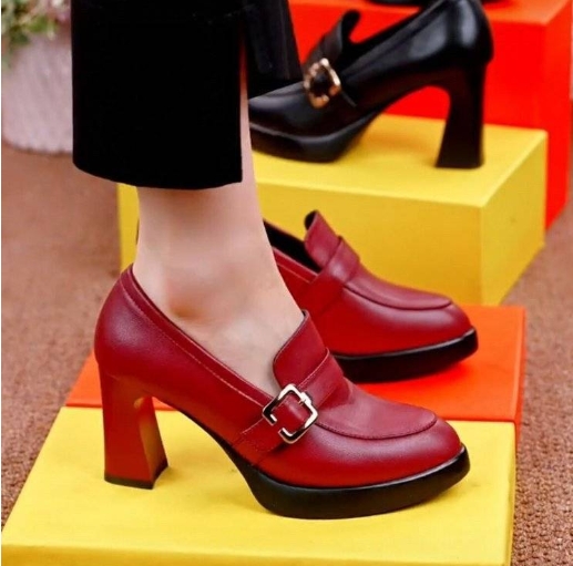 New Thick soled Coarse Heel Fashion Shoes, Deep Mouth Women's Leather Shoes