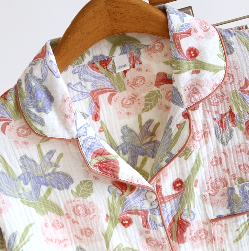 Large size artistic cardigan skin friendly and can be worn as an outerwear set