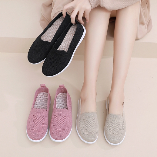 Breathable flat casual shoes for middle-aged and elderly mothers