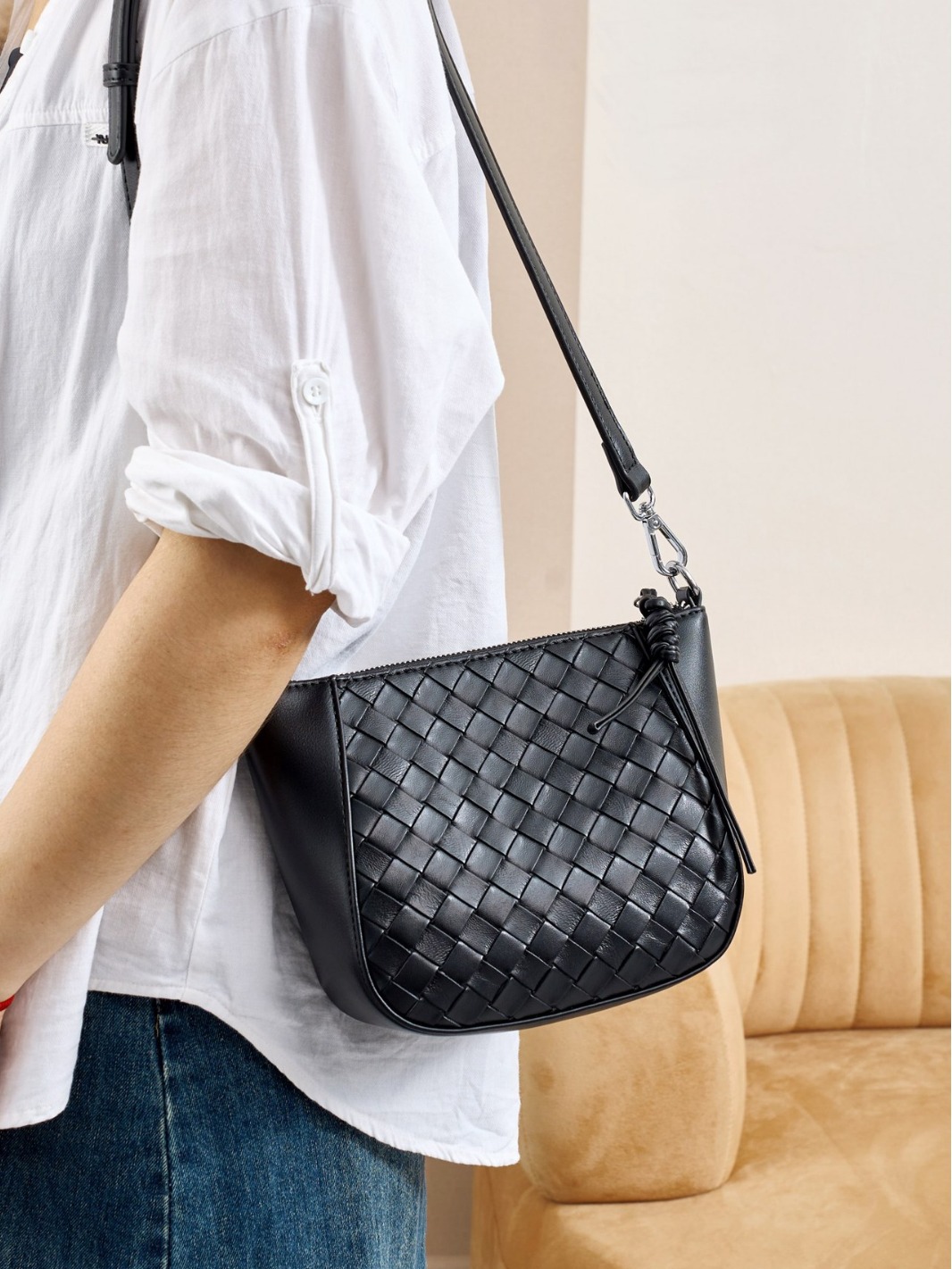 Women's Black Woven Half-Moon Crossbody Bag