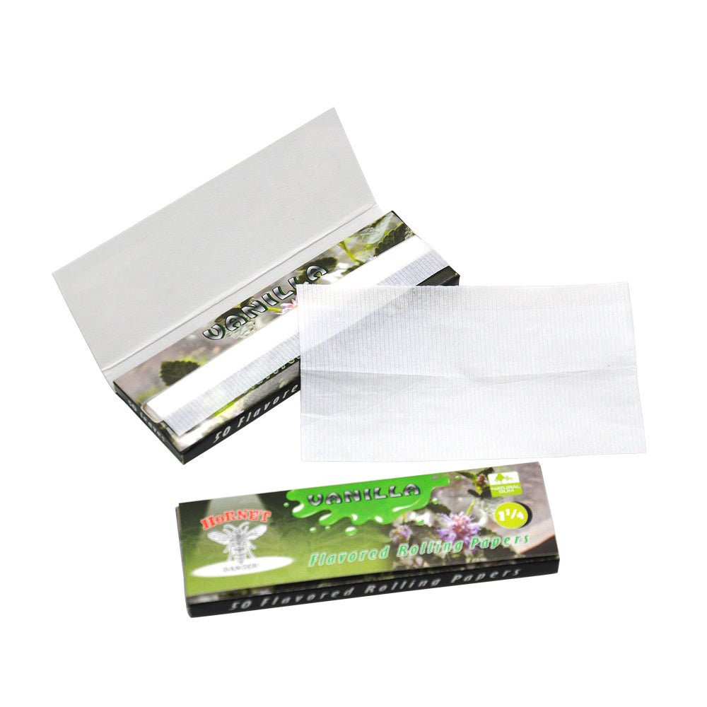 Hornet Vanilla Flavored Rolling Paper Box of 50 Booklets/2500 sheets