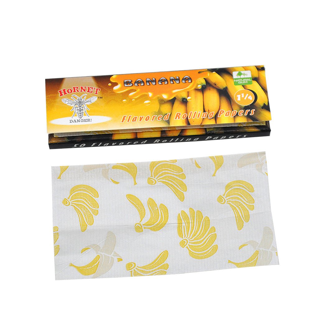 Hornet Banana Flavored Rolling Paper Box of 50 Booklets/2500 sheets