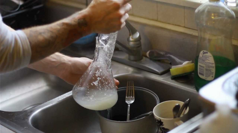 The Benefits of Using Glass Bongs - Cleaning a bong