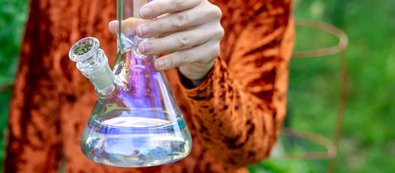 Why do bongs need water ｜2024