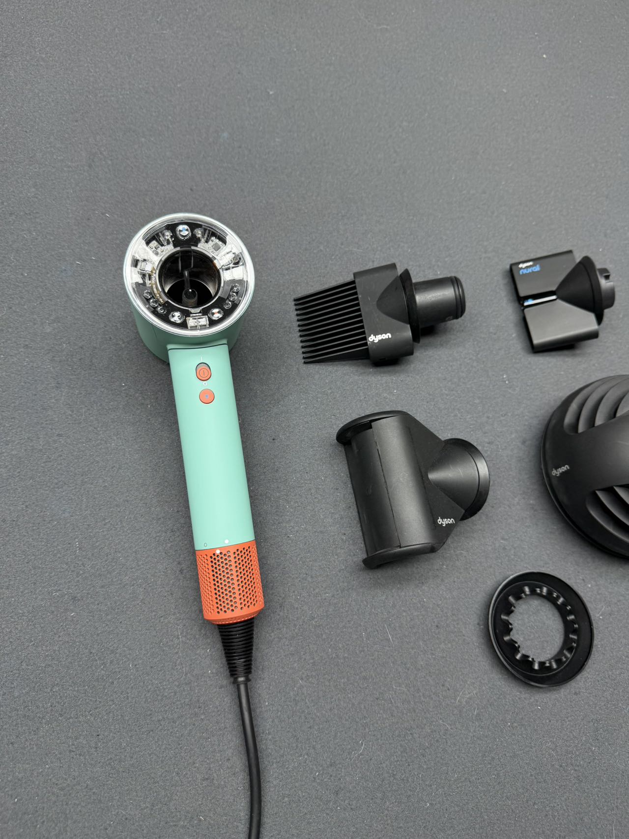 Electronic hair straightening comb HD16