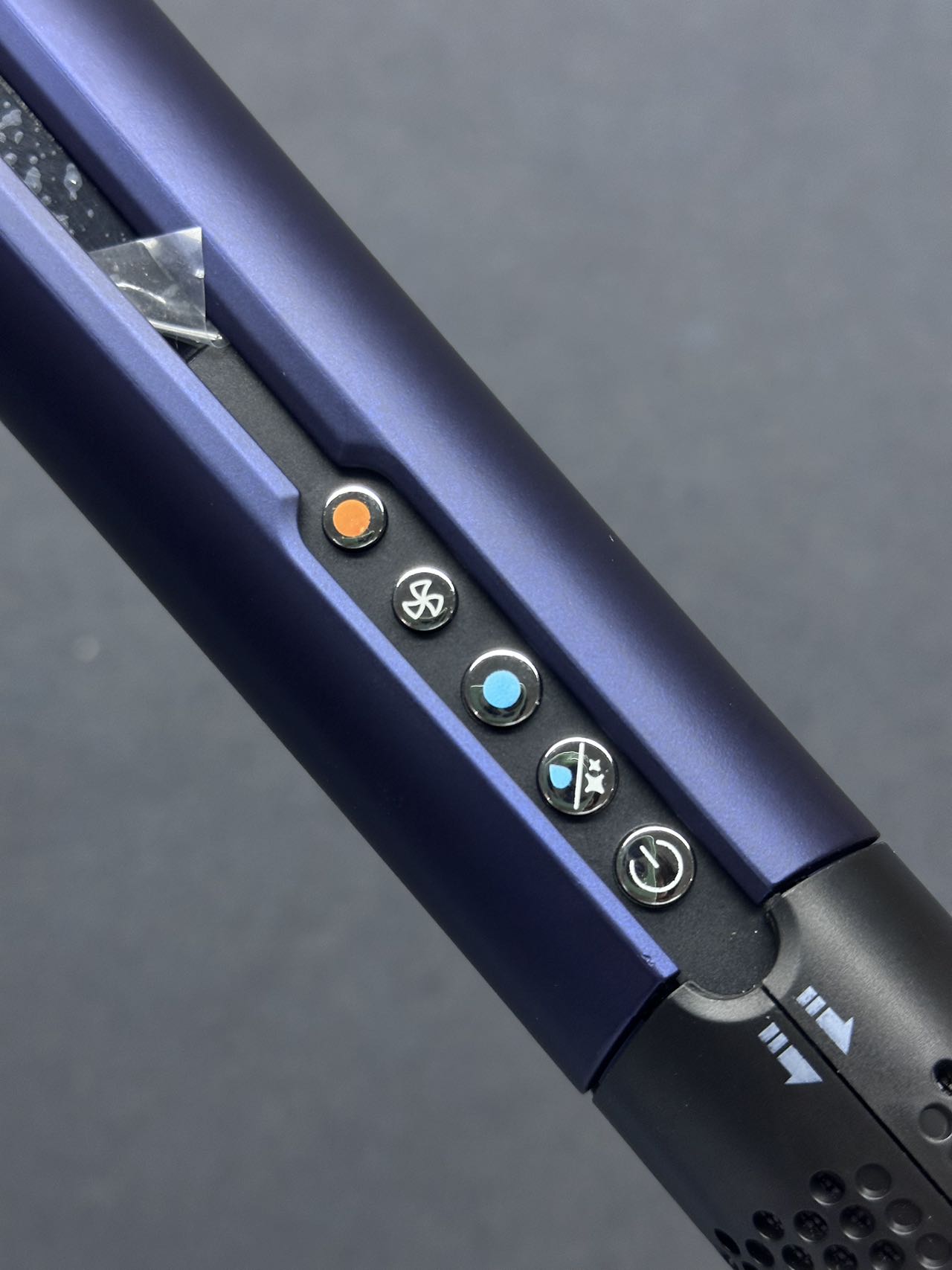 HT01 Airstrait Straightener