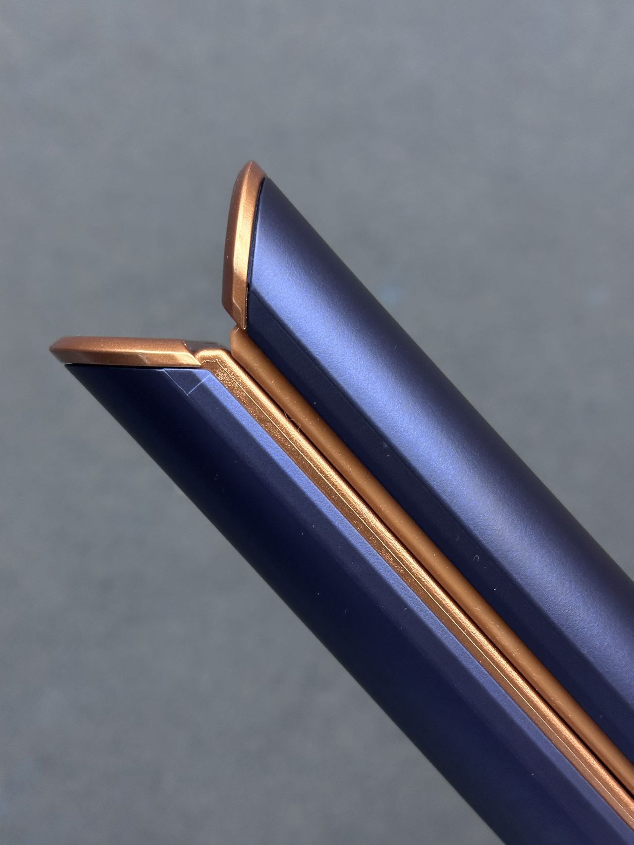 HT01 Airstrait Straightener